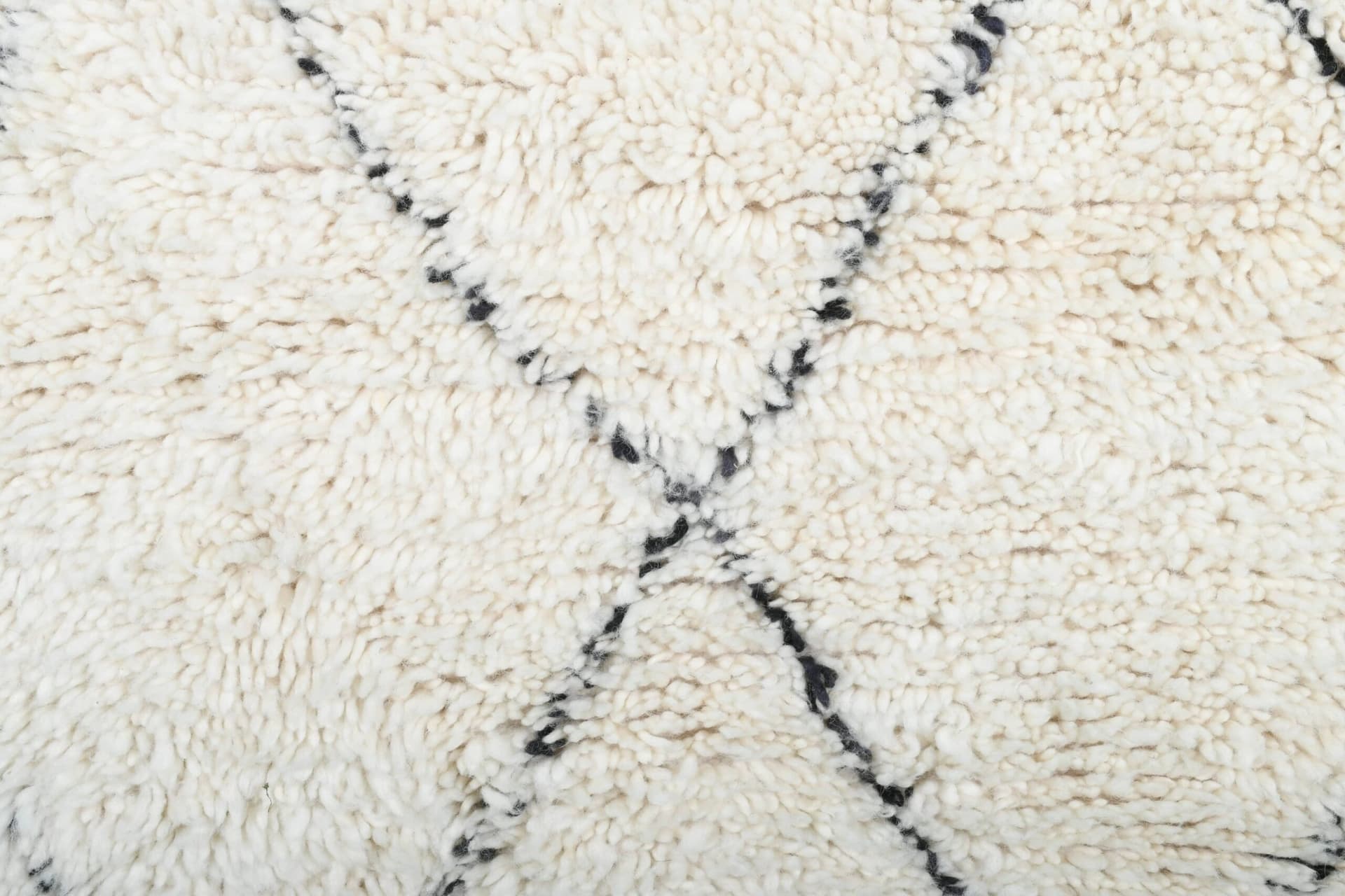 Tapis Marocain Fait Main en Laine 3x4 - Tapis Boho Diamant Noir et Ivoire pour Salon Chambre - Beni Ourain - Image 3
