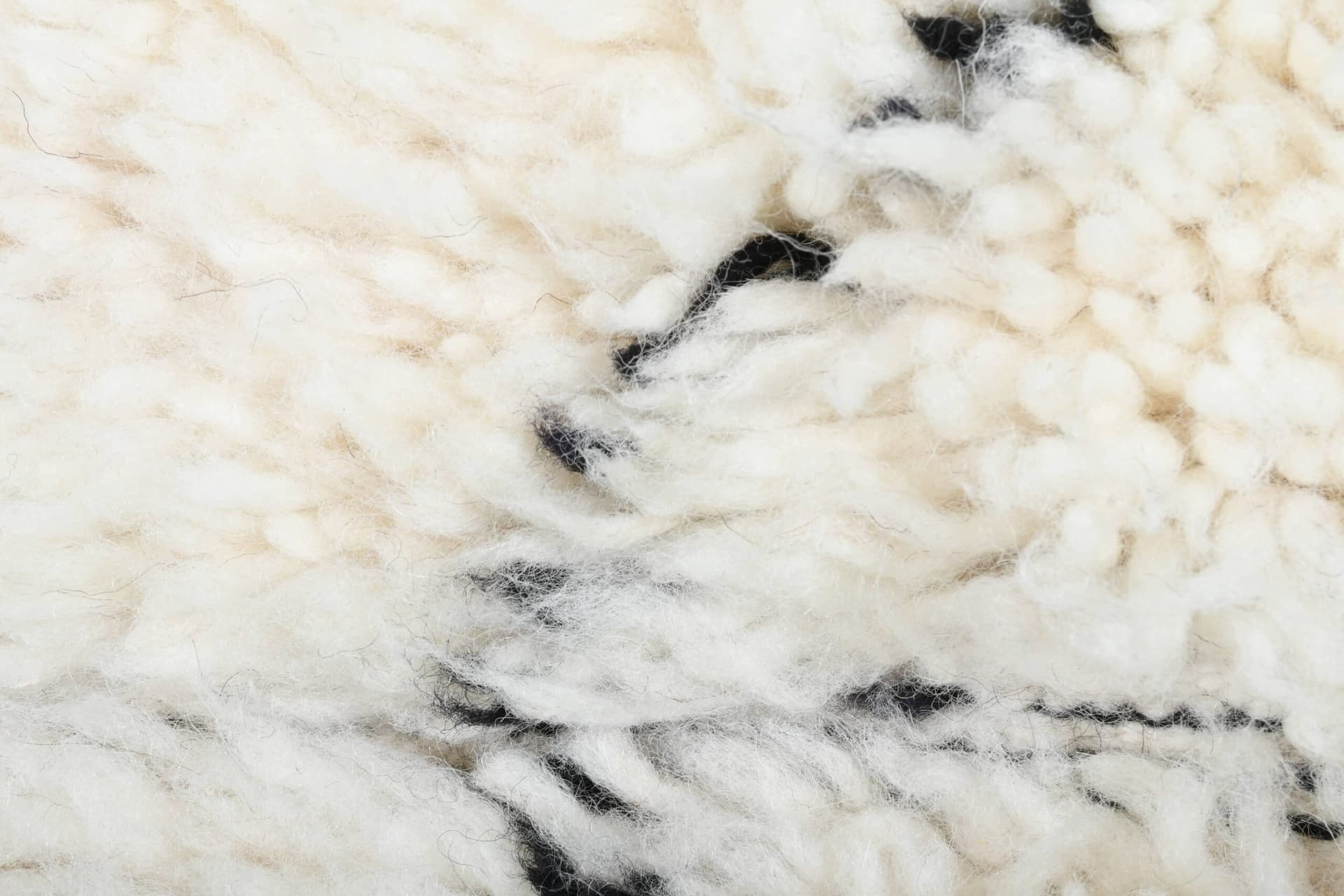 Alfombra Marroquí Hecha a Mano de Lana 2x4 - Alfombra de Área Boho Minimalista en Marfil y Negro para Dormitorio o Entrada Beni Ourain - Image 7