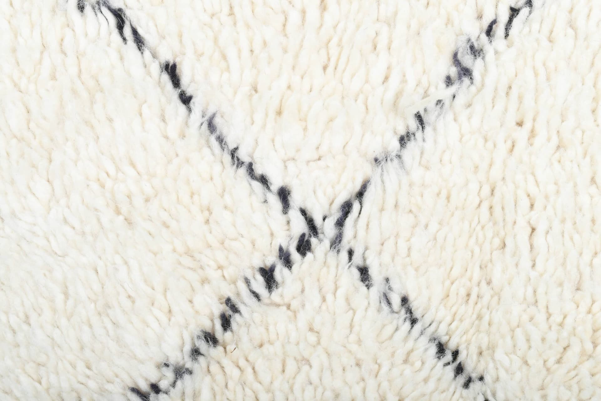 سجادة مغربية مصنوعة يدويًا من الصوف 2x4 - سجادة منطقة باللون العاجي والماس الأسود بأسلوب البوهو لغرفة النوم أو المدخل بني أورين - Image 3