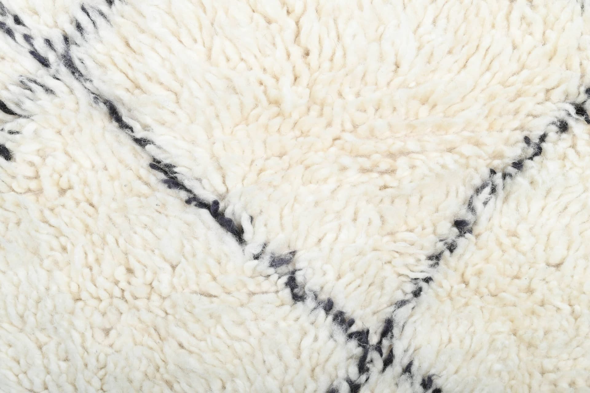 سجادة مغربية مصنوعة يدويًا من الصوف 2x4 - سجادة منطقة باللون العاجي والماس الأسود بأسلوب البوهو لغرفة النوم أو المدخل بني أورين - Image 4