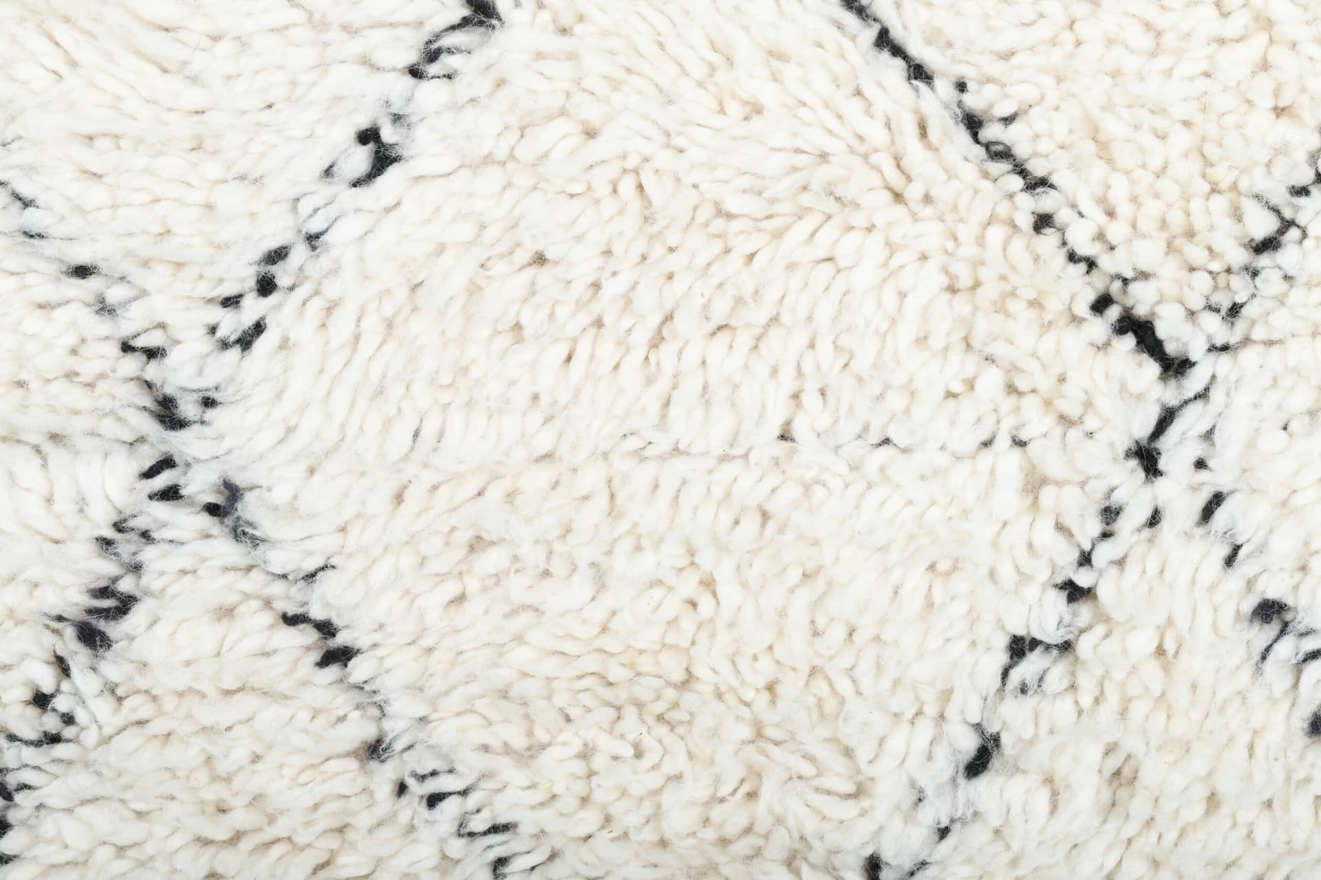 Alfombra Marroquí Hecha a Mano de Lana 2x4 - Alfombra de Área Minimalista Boho en Marfil y Negro para Dormitorio y Entrada Beni Ourain - Image 4