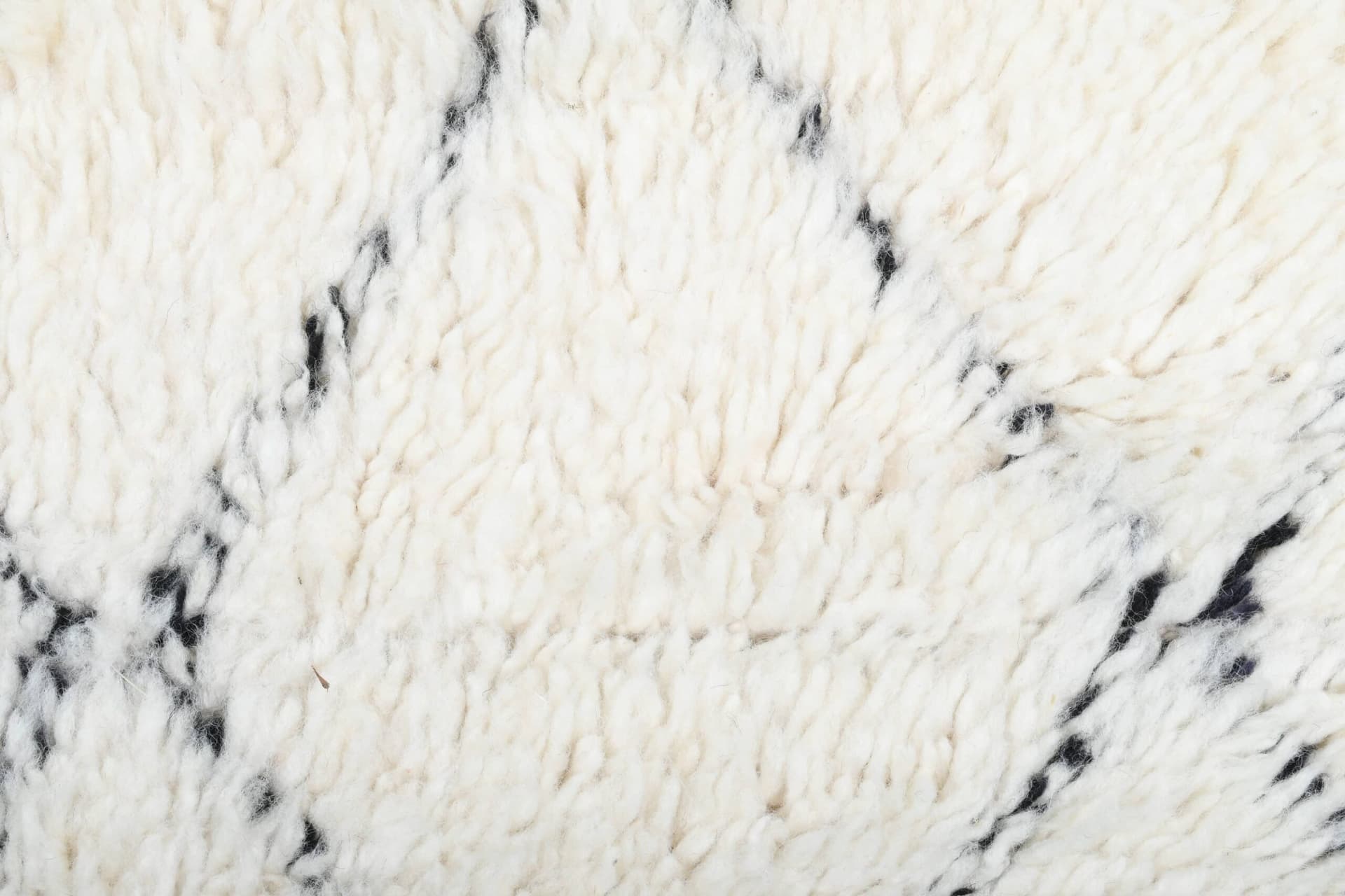 モロッコ製手作りウールラグ 2x4 - アイボリー ブラック ミニマリスト ボヘミアン エリアラグ 寝室 玄関用 - ベニウレイン - Image 4