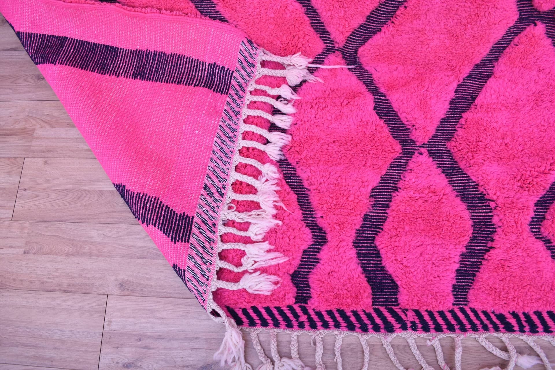 سجادة مغربية مصنوعة يدويًا من الصوف 7x10 - سجادة بوهو عصرية باللون الوردي الساخن/الفوشيا لغرفة المعيشة أو غرفة النوم - مريز - Image 7