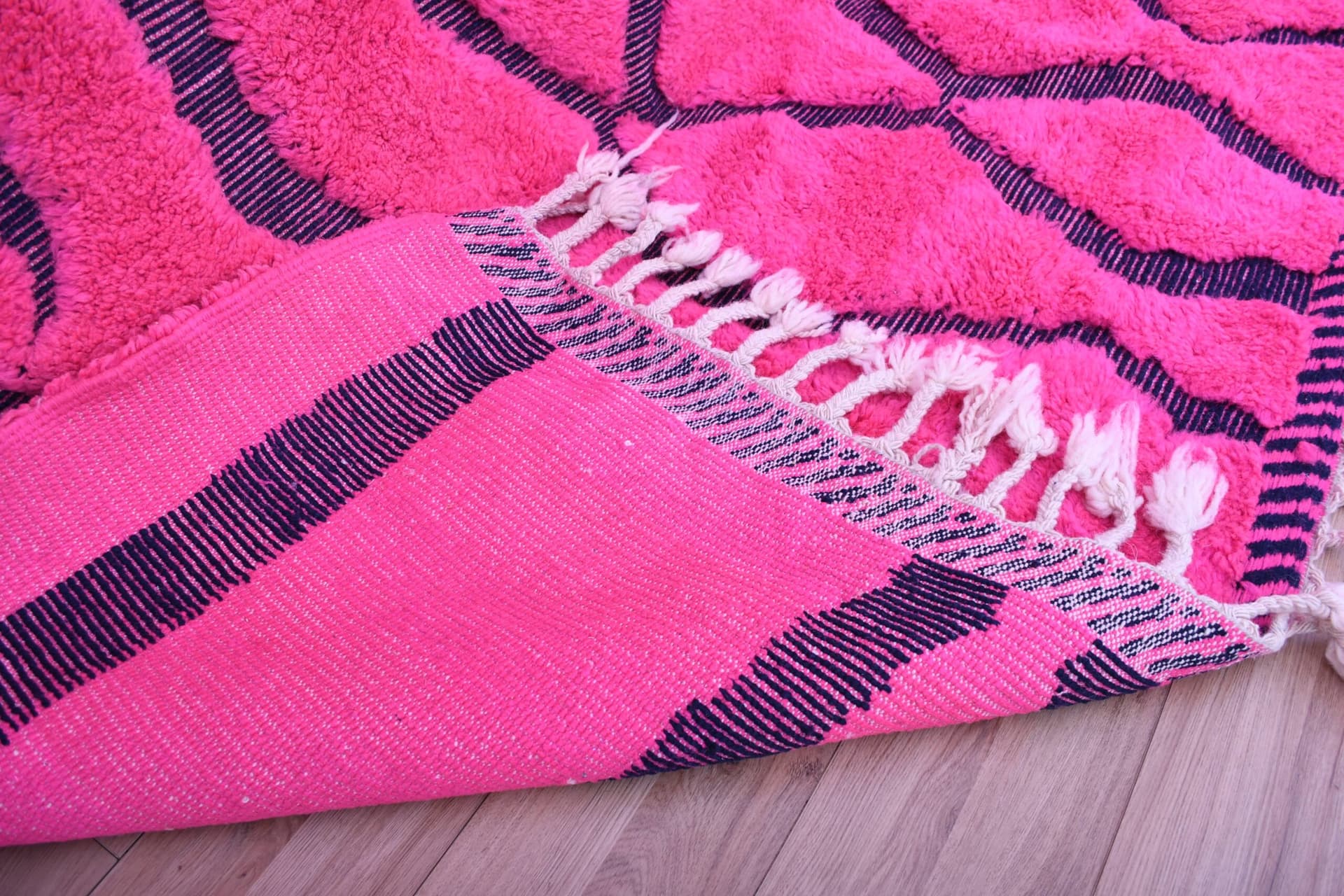 سجادة مغربية مصنوعة يدويًا من الصوف 7x10 - سجادة بوهو عصرية باللون الوردي الساخن/الفوشيا لغرفة المعيشة أو غرفة النوم - مريز - Image 8