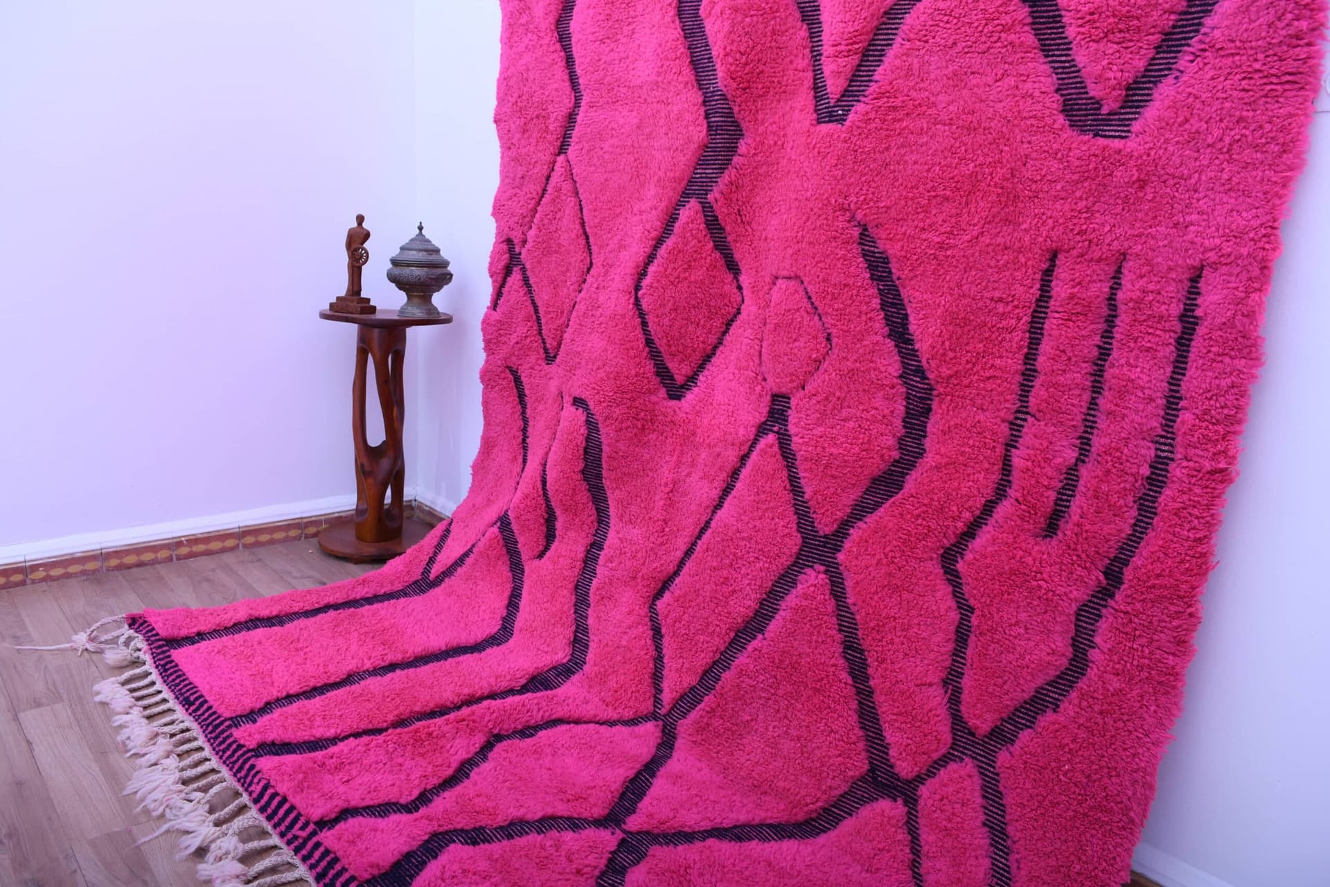 سجادة مغربية مصنوعة يدويًا من الصوف 7x10 - سجادة بوهو عصرية باللون الوردي الساخن/الفوشيا لغرفة المعيشة أو غرفة النوم - مريز - Image 3