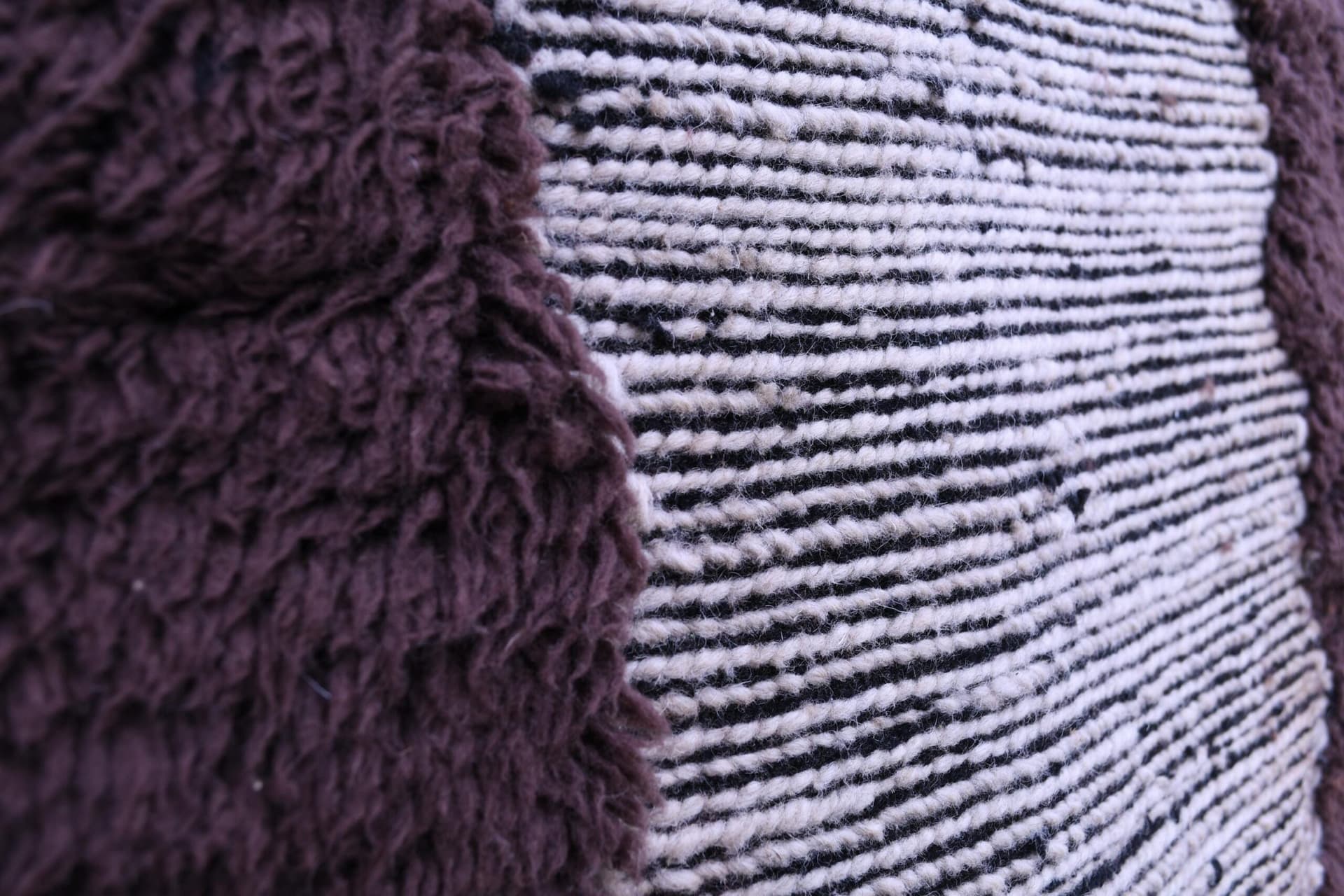 سجادة مغربية مصنوعة يدويًا من الصوف 7x10 - بني محايد وحديثة لمنطقة المعيشة أو غرفة النوم - أصيلة من نوع Mrirt Berber - Image 11