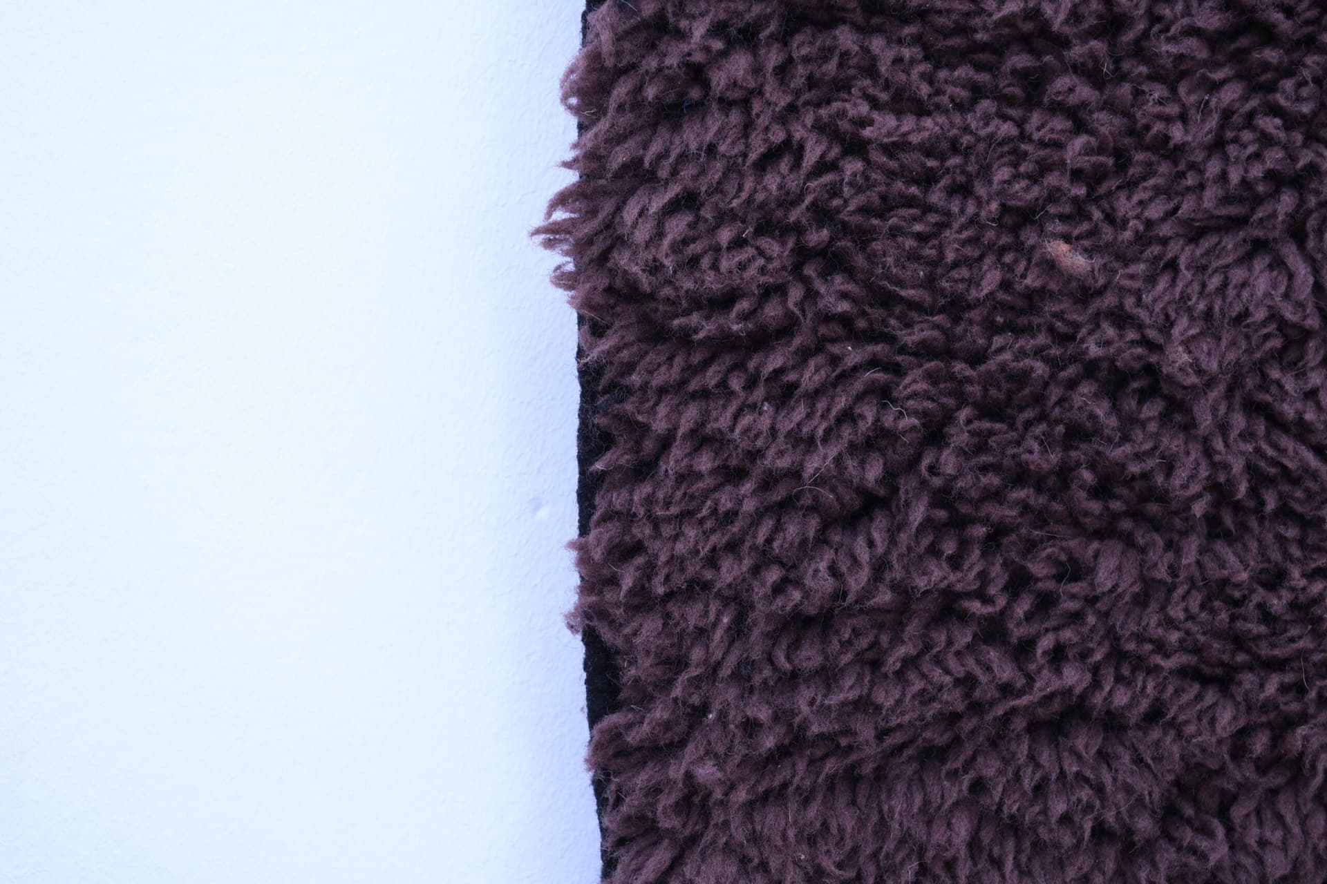 سجادة مغربية مصنوعة يدويًا من الصوف 7x10 - بني محايد وحديثة لمنطقة المعيشة أو غرفة النوم - أصيلة من نوع Mrirt Berber - Image 9