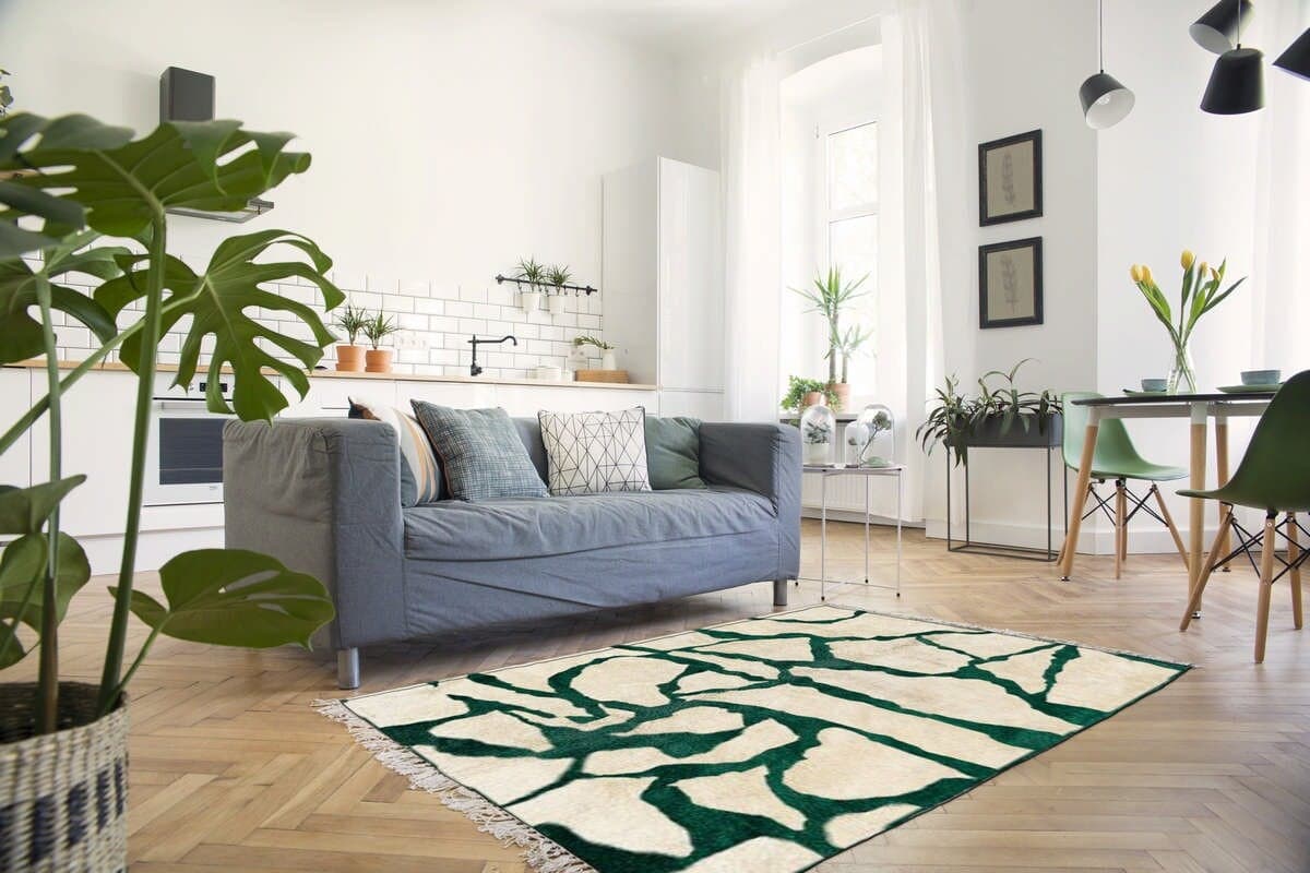 سجادة مغربية بني أورين 8x10 صوف عاجي أخضر حداثية لغرفة المعيشة بربر - Image 3