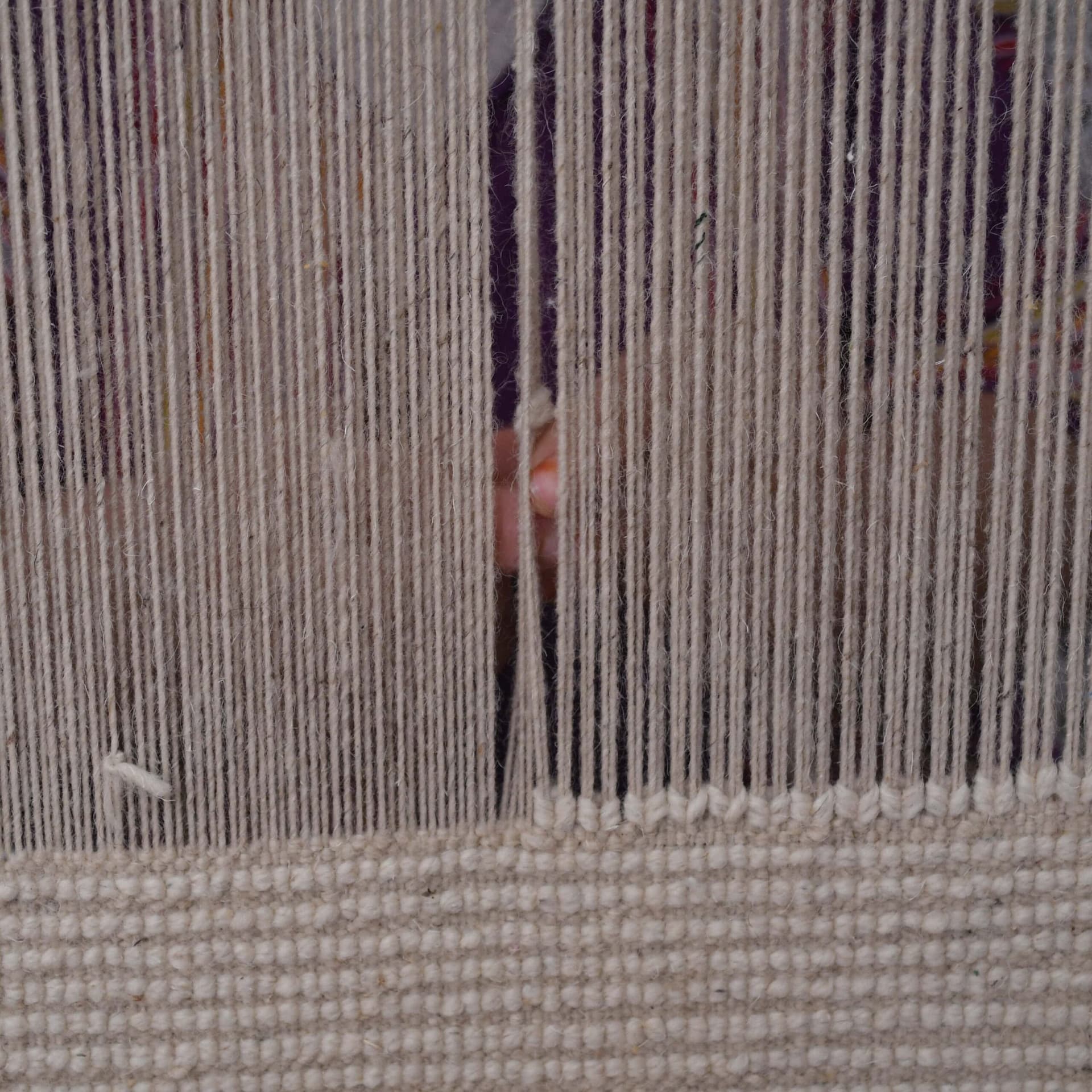 سجادة مغربية بني أورين 5x7 صوف أسود عاجي تجريدية بوهيمية لغرفة المعيشة - Image 7