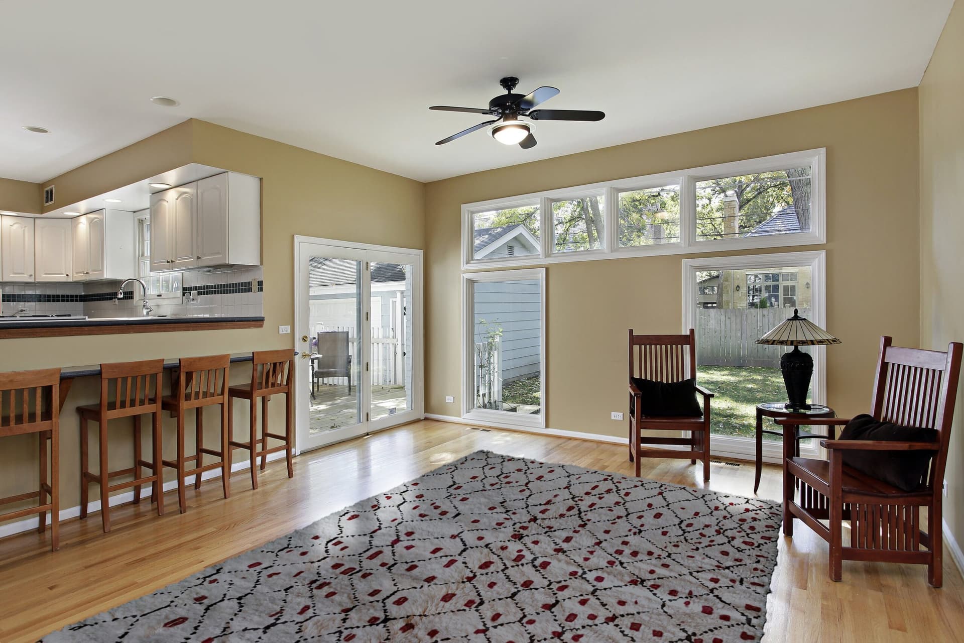 Tapis Marocain Mrirt 5x8 Laine Gris Noir Ivoire Rouge Minimaliste pour Salon - Image 3