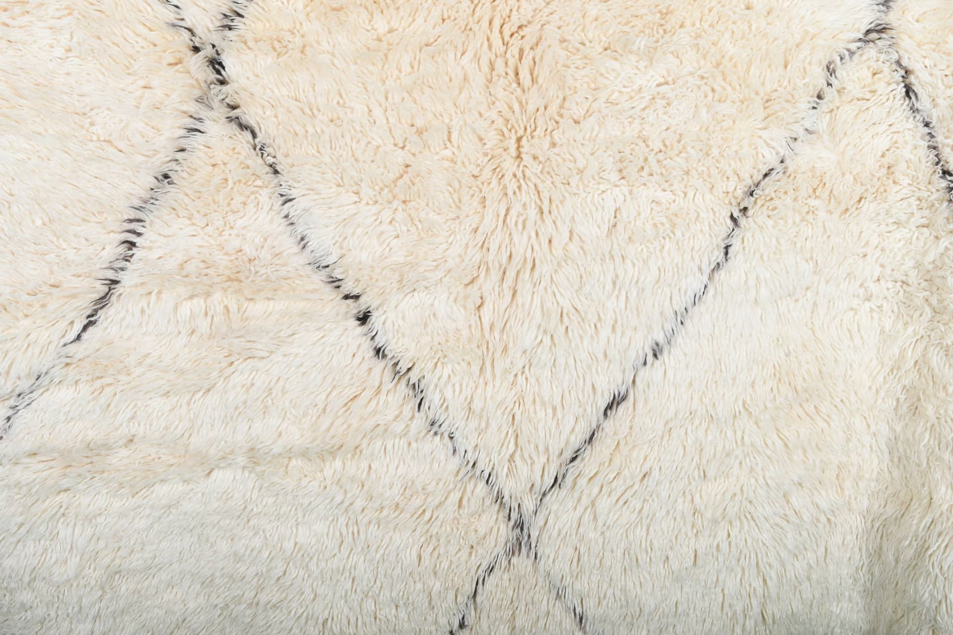 Ivory Asymmetric Diamond Beni Ourain Rug