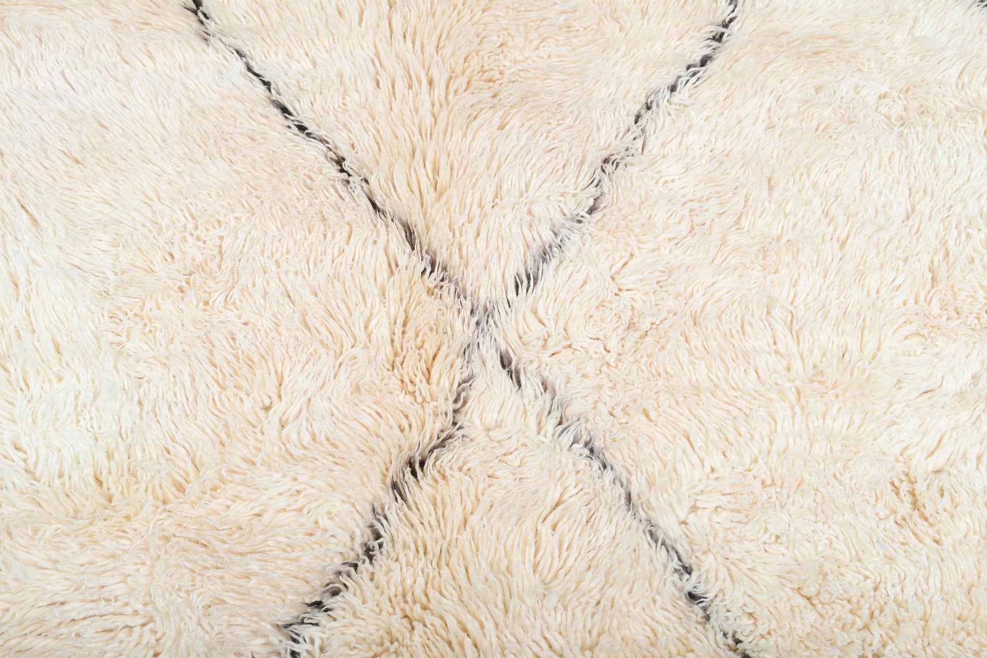 Ivory Asymmetric Diamond Beni Ourain Rug