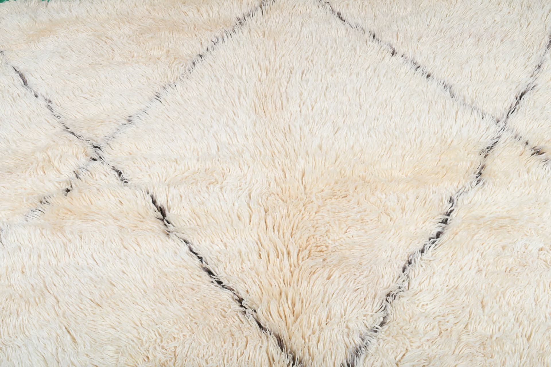 Ivory Asymmetric Diamond Beni Ourain Rug