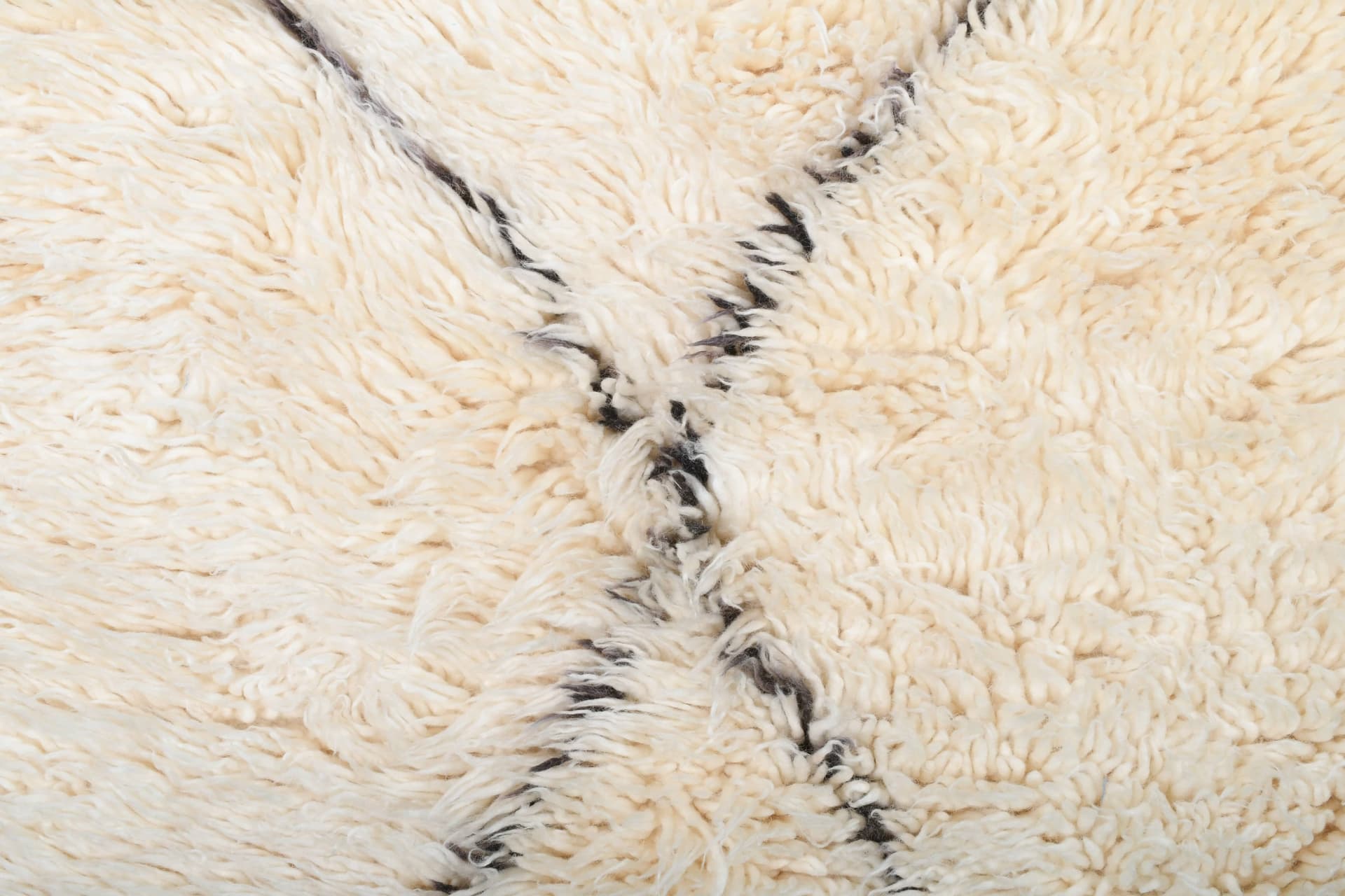 Ivory Asymmetric Diamond Beni Ourain Rug