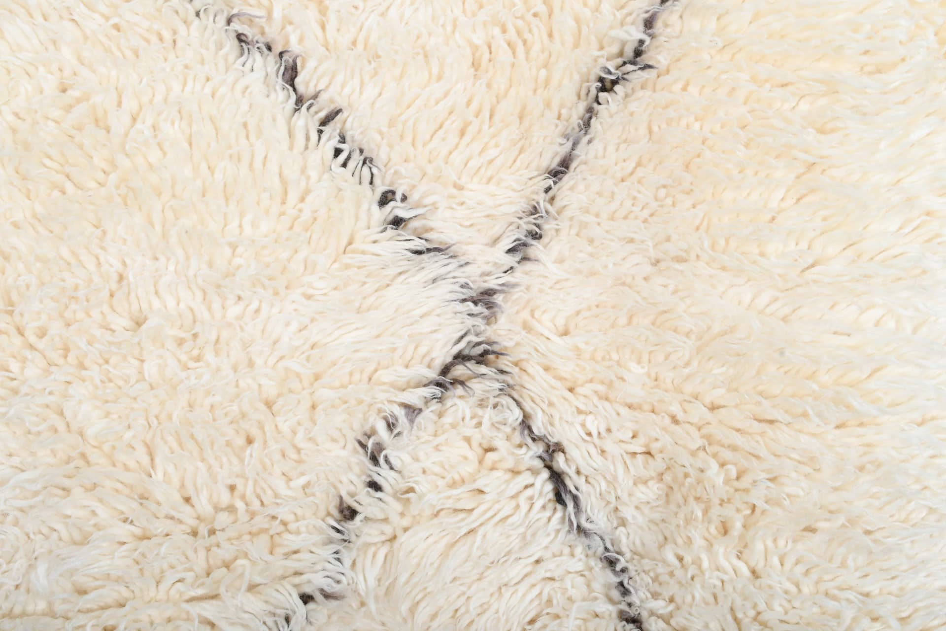 Ivory Asymmetric Diamond Beni Ourain Rug