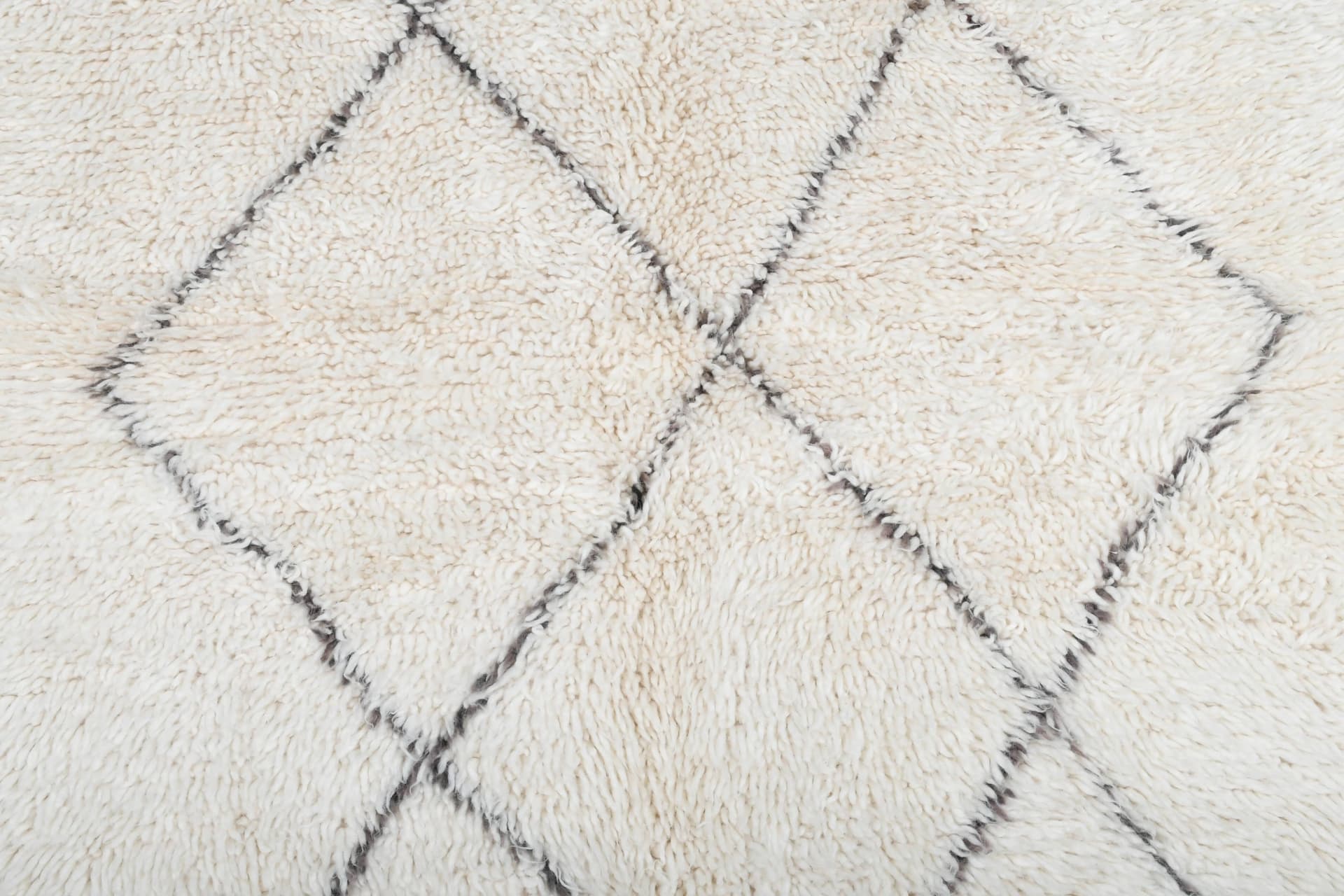 Ivory Crisscross Diamond Beni Ourain Rug