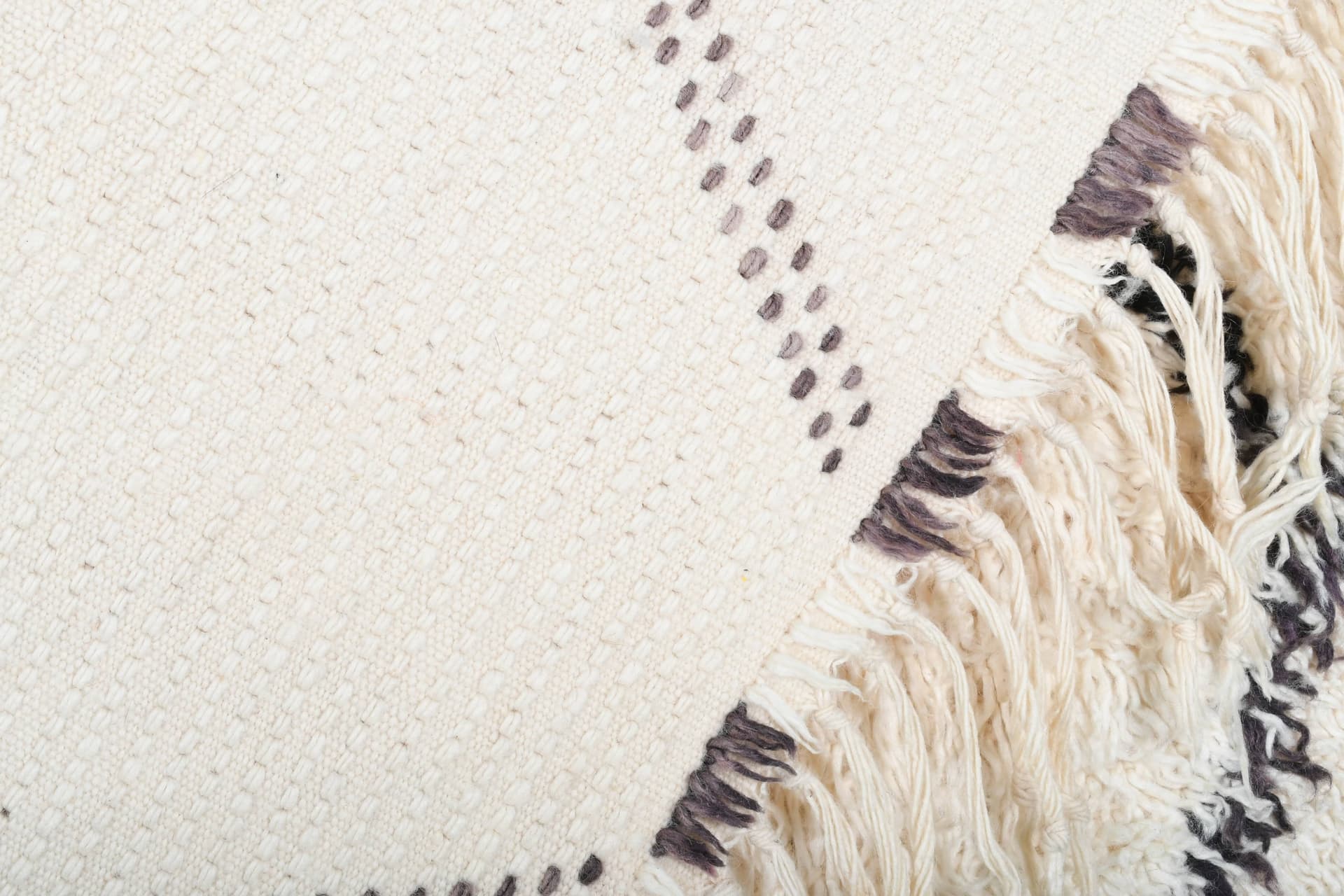 Ivory Black Open Diamond Rug