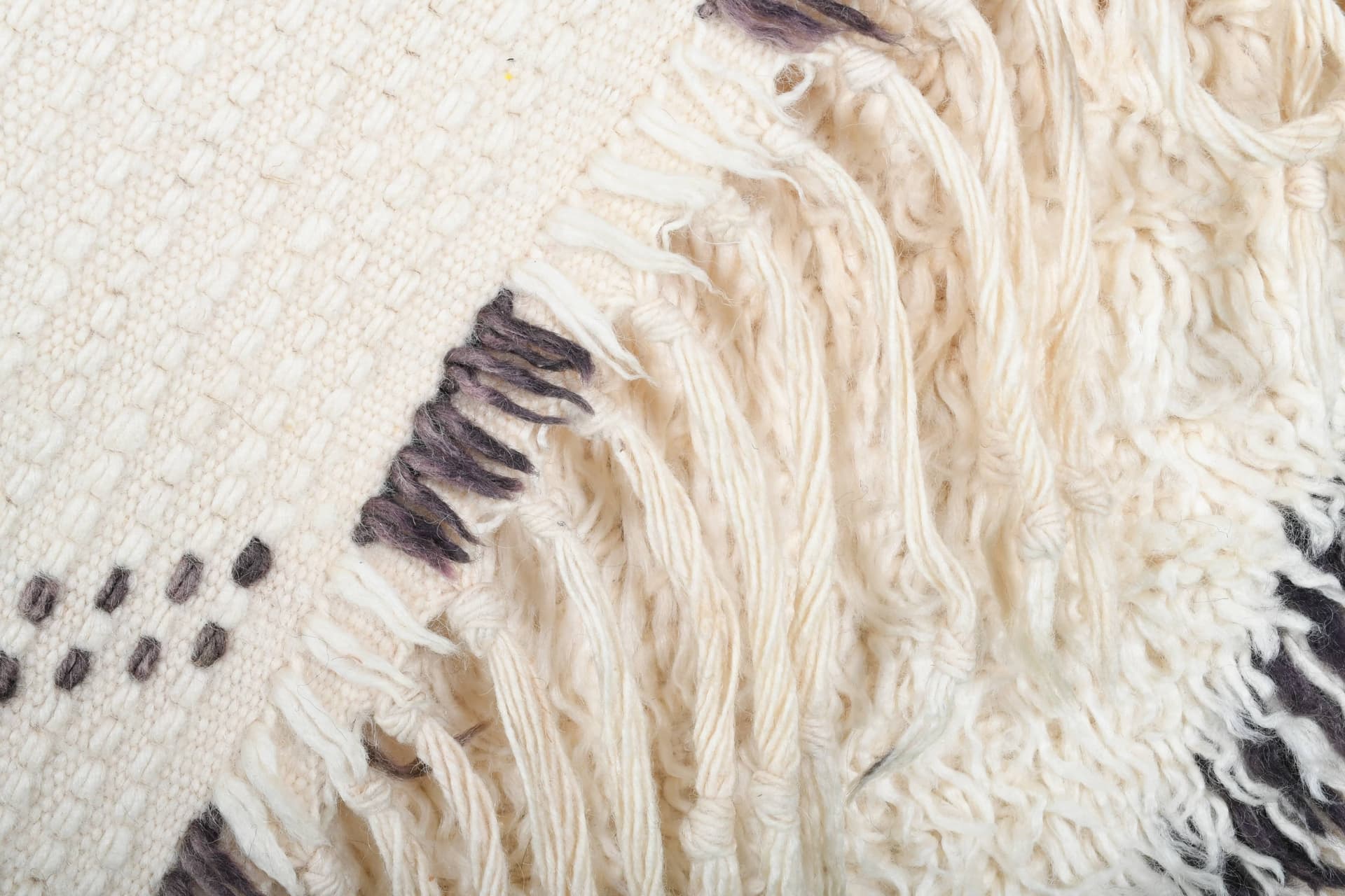 Ivory Black Open Diamond Rug