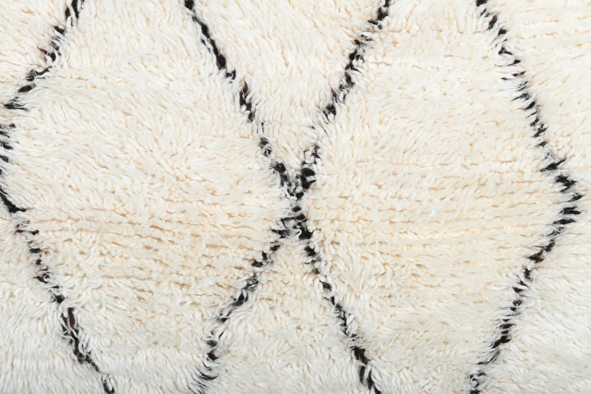 Ivory Interlocking Diamond Beni Ourain Rug