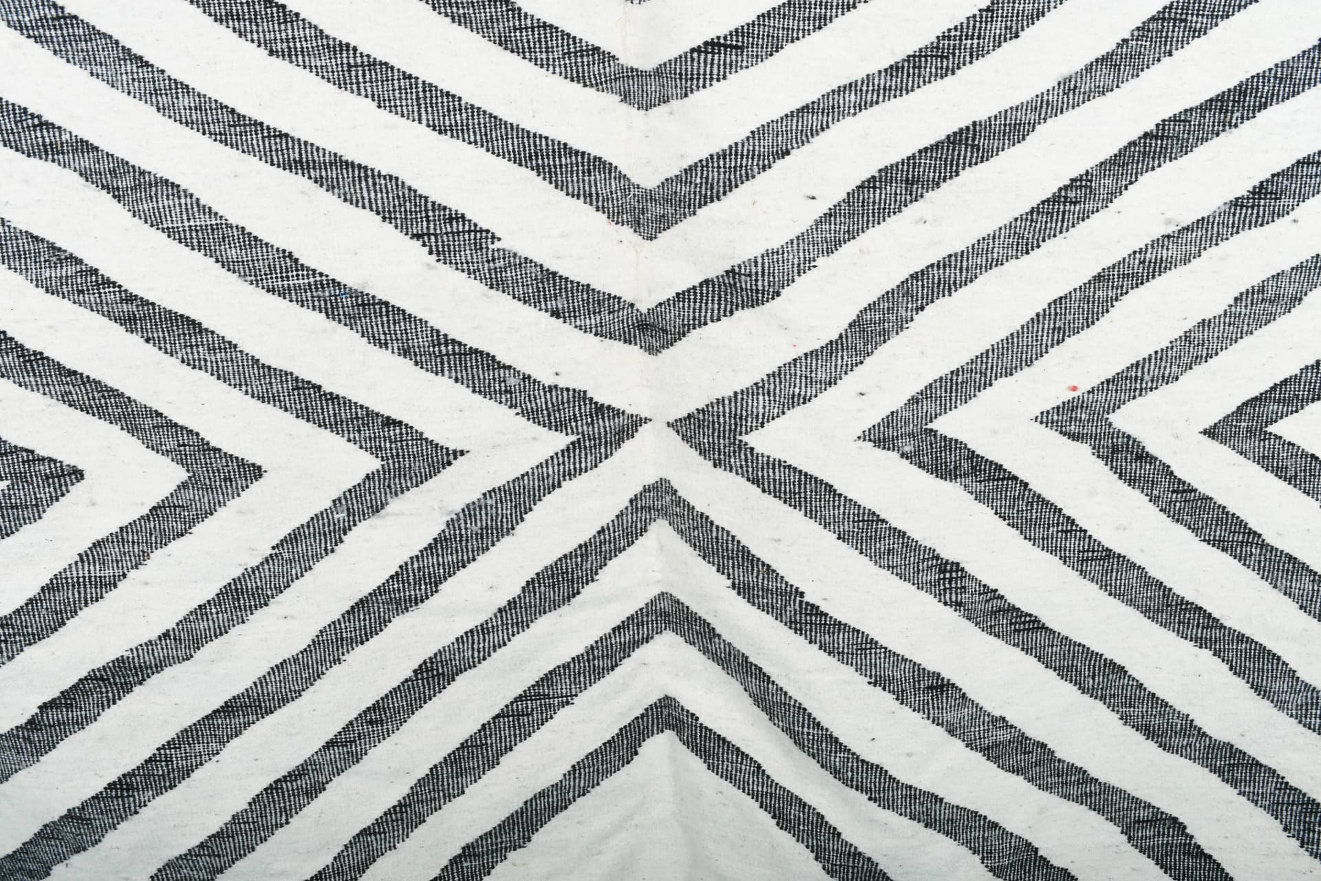 Ivory X-Diamond Kilim Rug