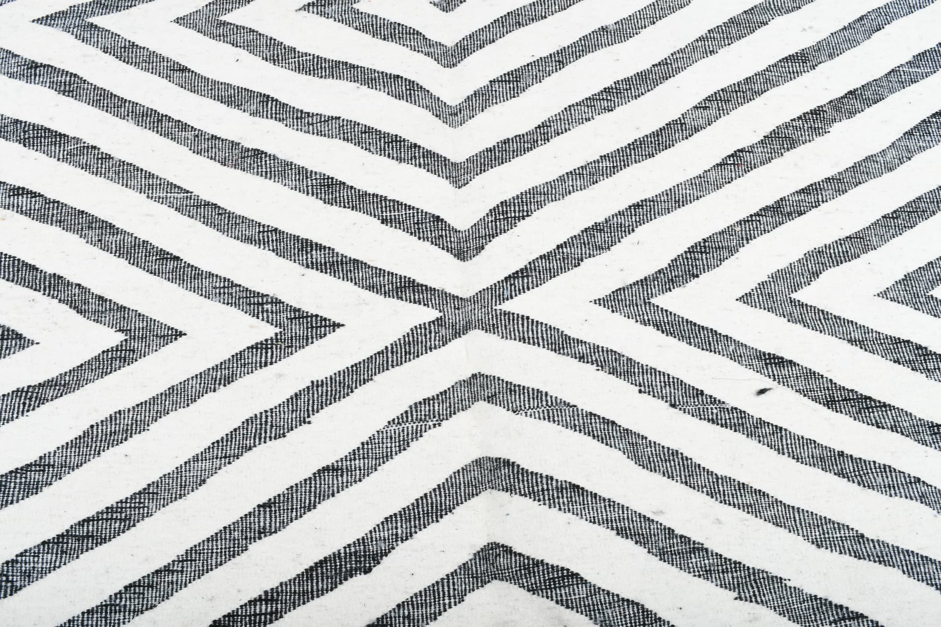 Ivory X-Diamond Kilim Rug
