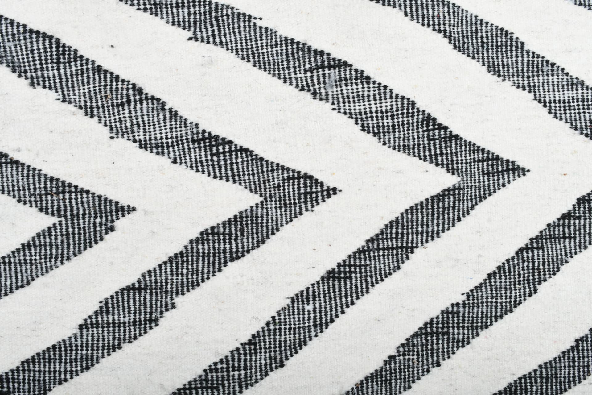 Ivory X-Diamond Kilim Rug