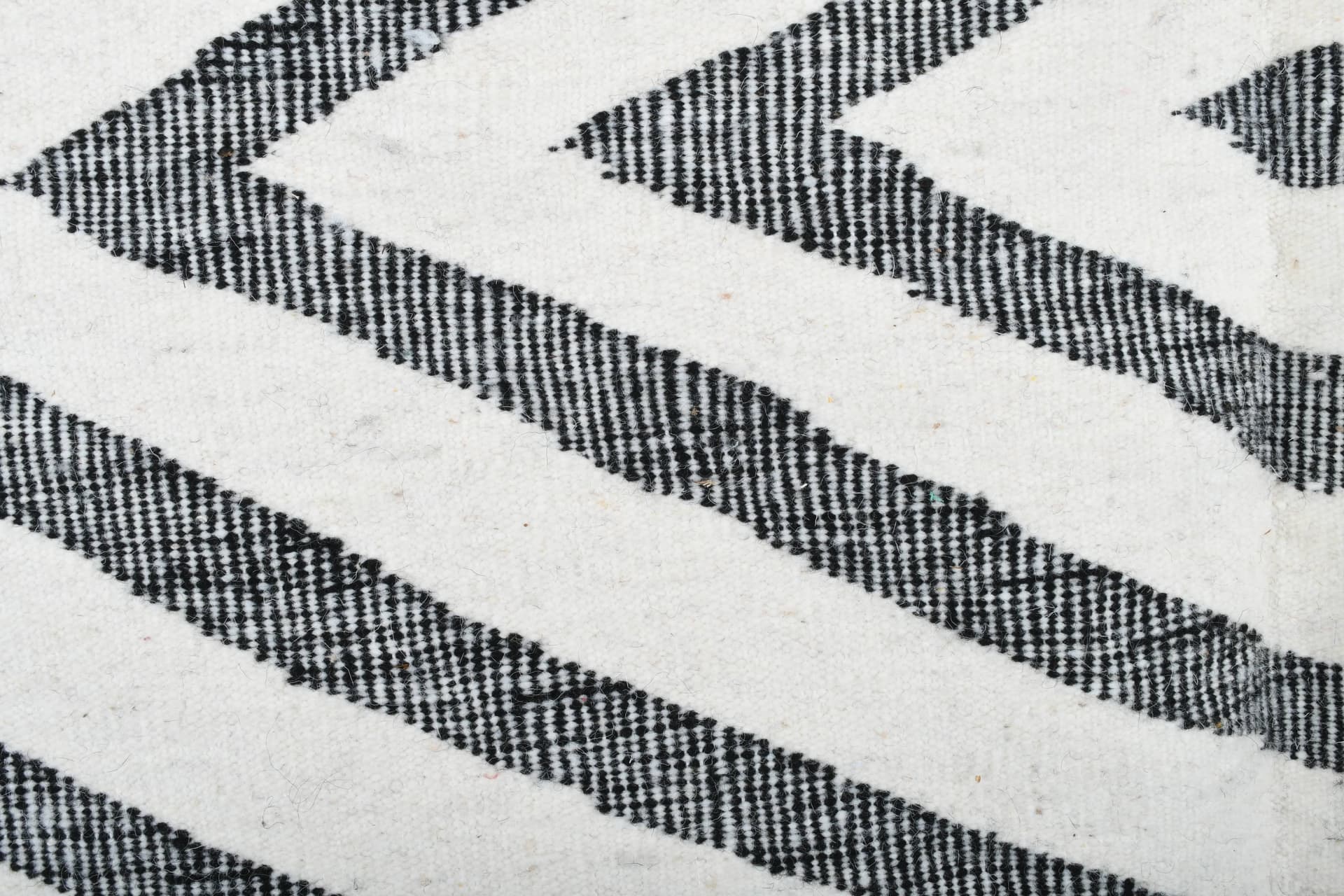 Ivory X-Diamond Kilim Rug