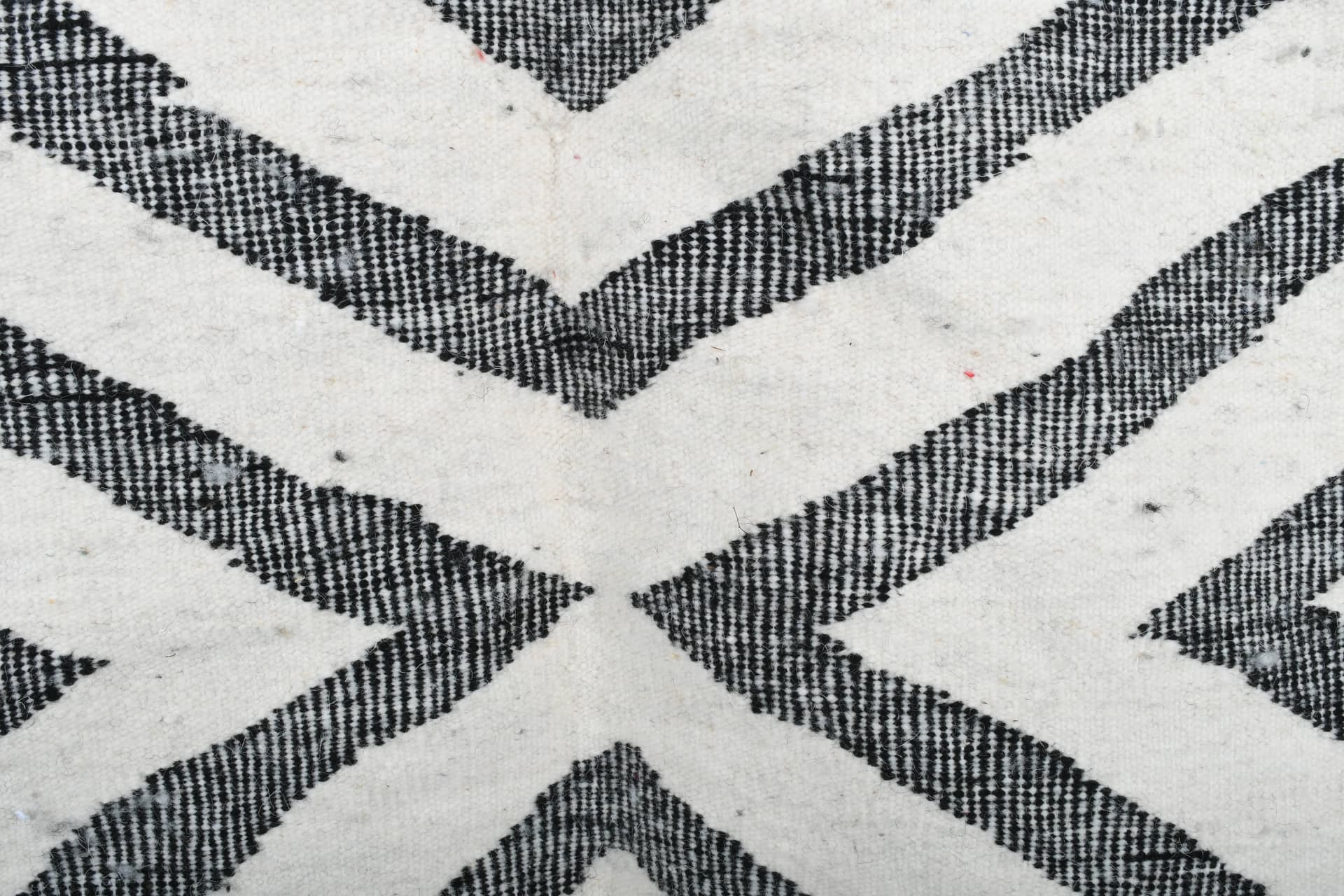 Ivory X-Diamond Kilim Rug