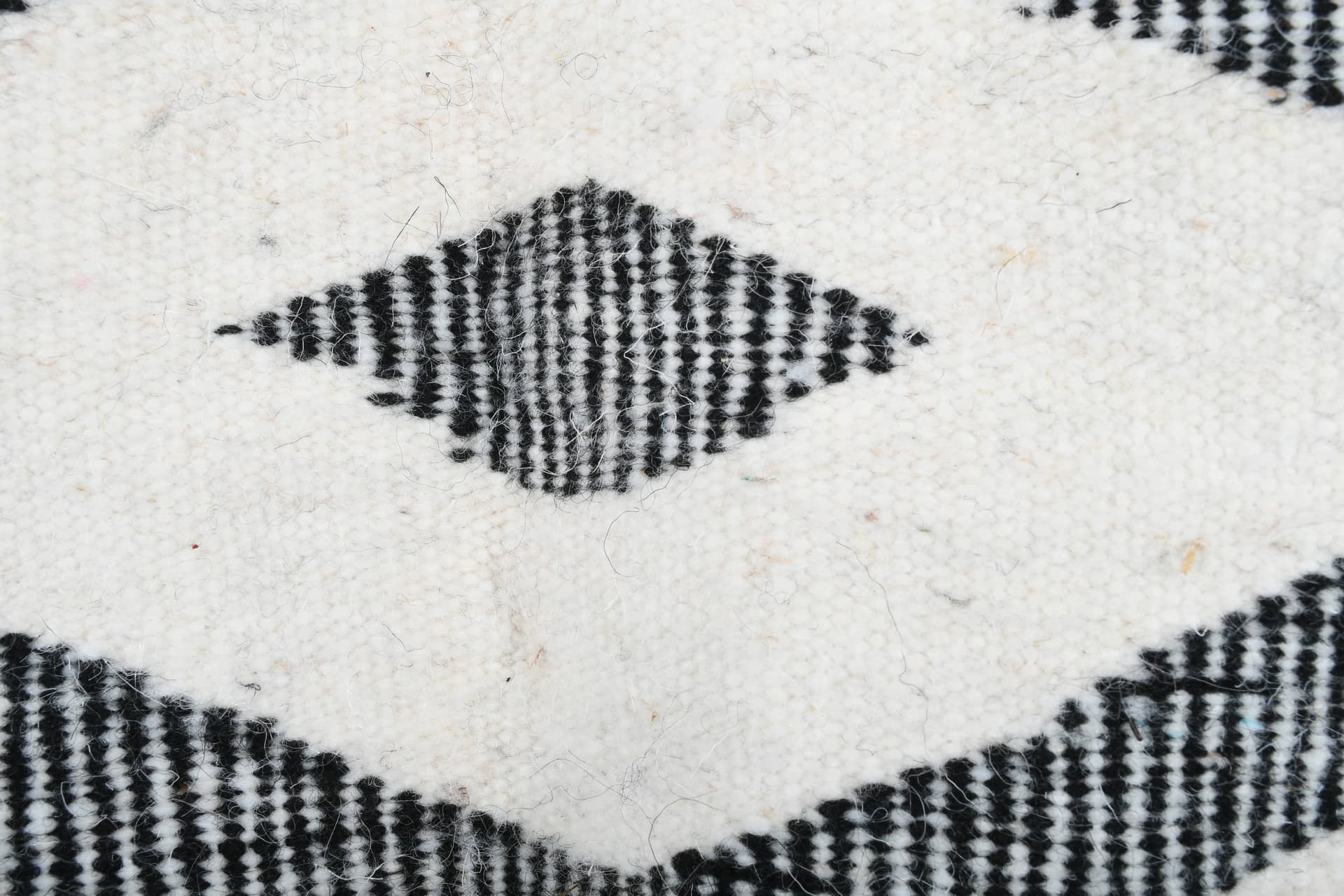 Ivory X-Diamond Kilim Rug