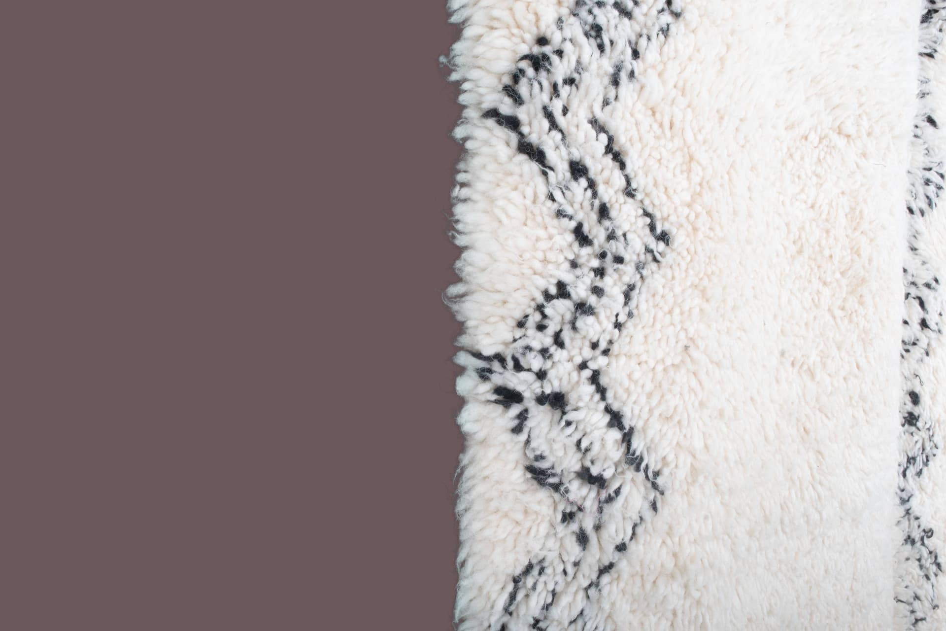 Ivory Zigzag Border Beni Ourain Rug