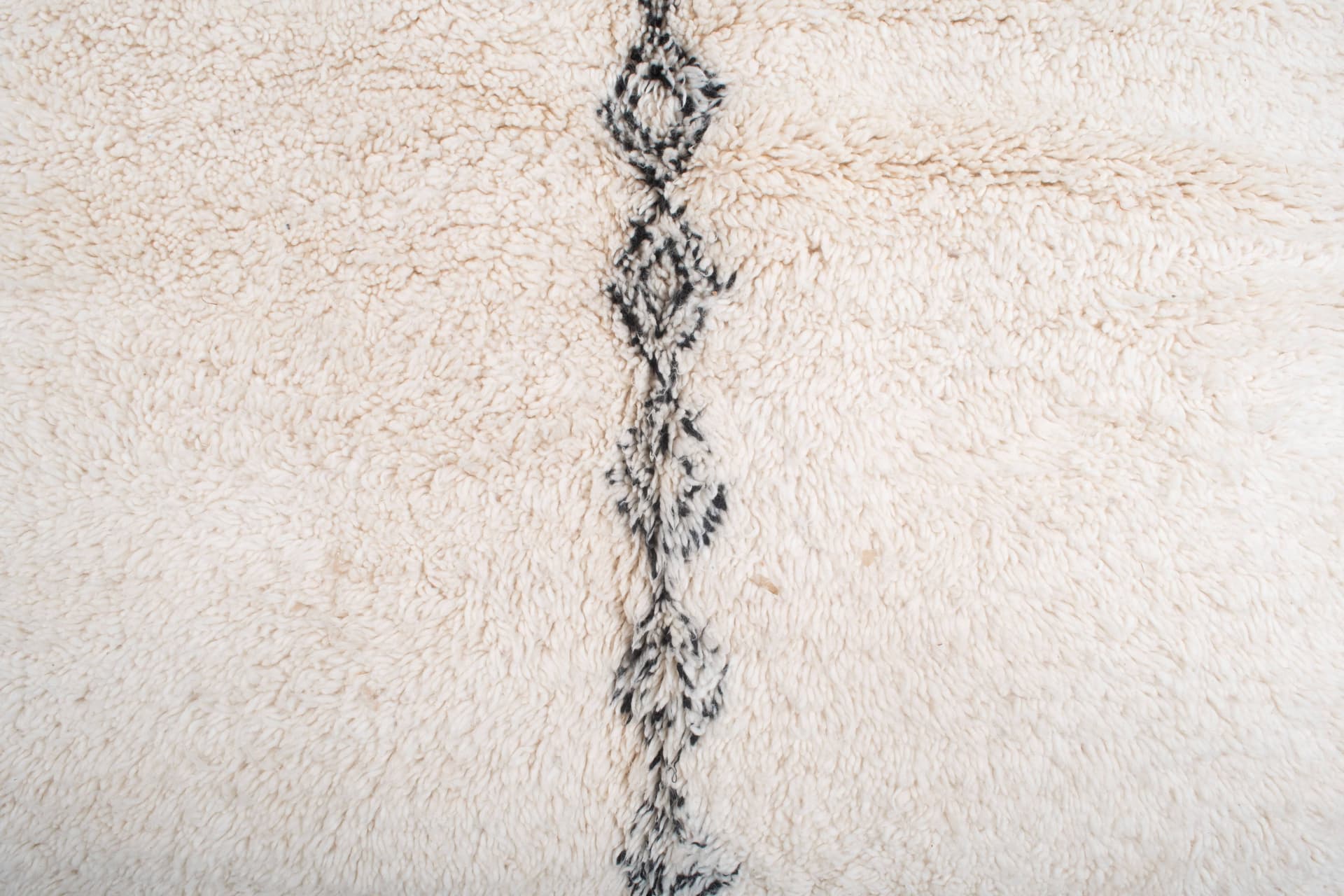 Ivory Zigzag Border Beni Ourain Rug