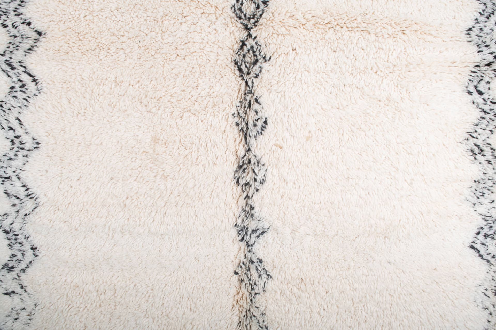 Ivory Zigzag Border Beni Ourain Rug