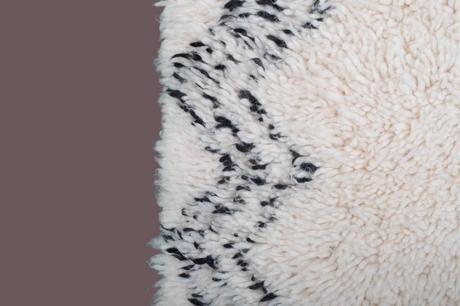 Ivory Zigzag Border Beni Ourain Rug