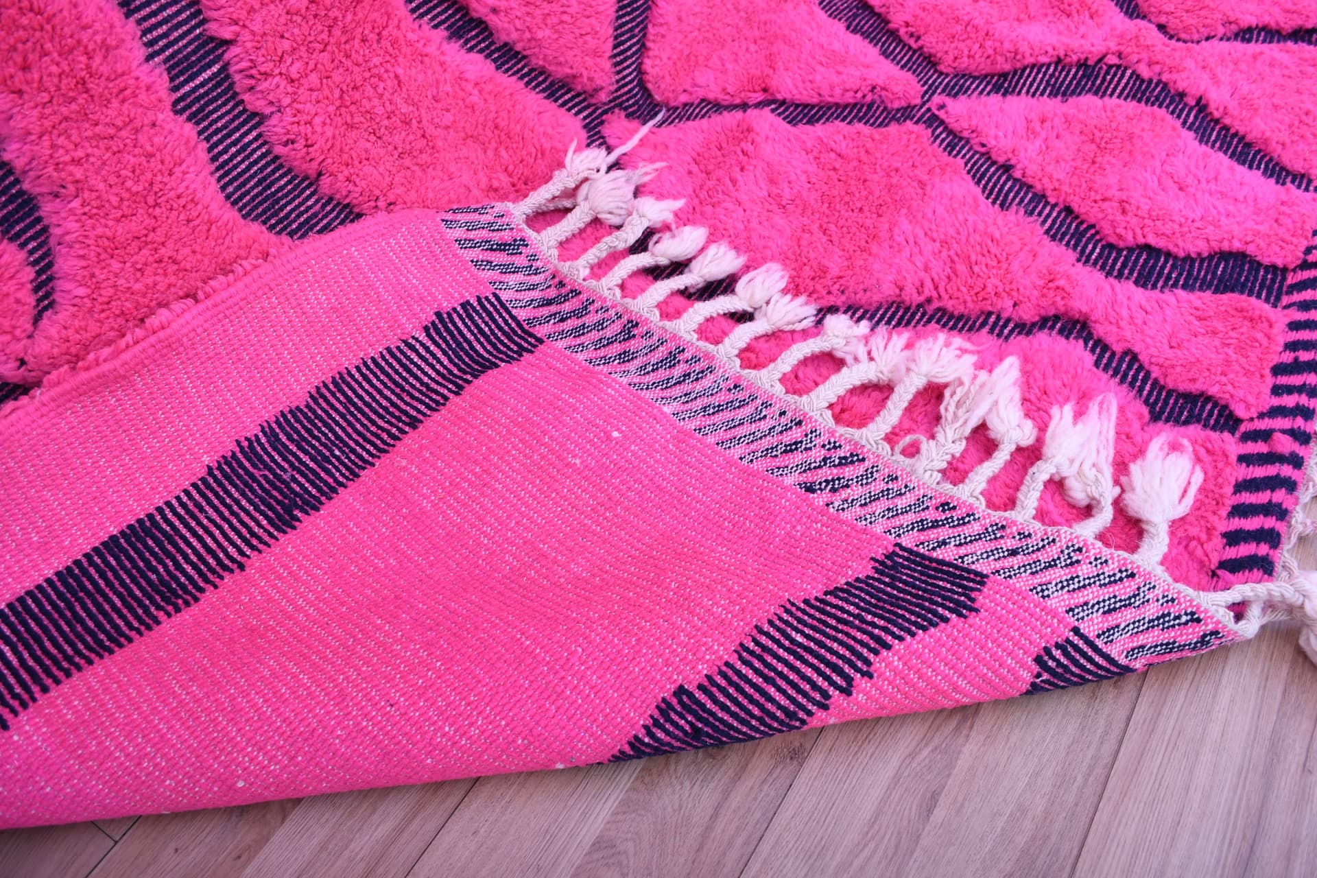 Hot Pink Diamond Beni Mrirt Rug