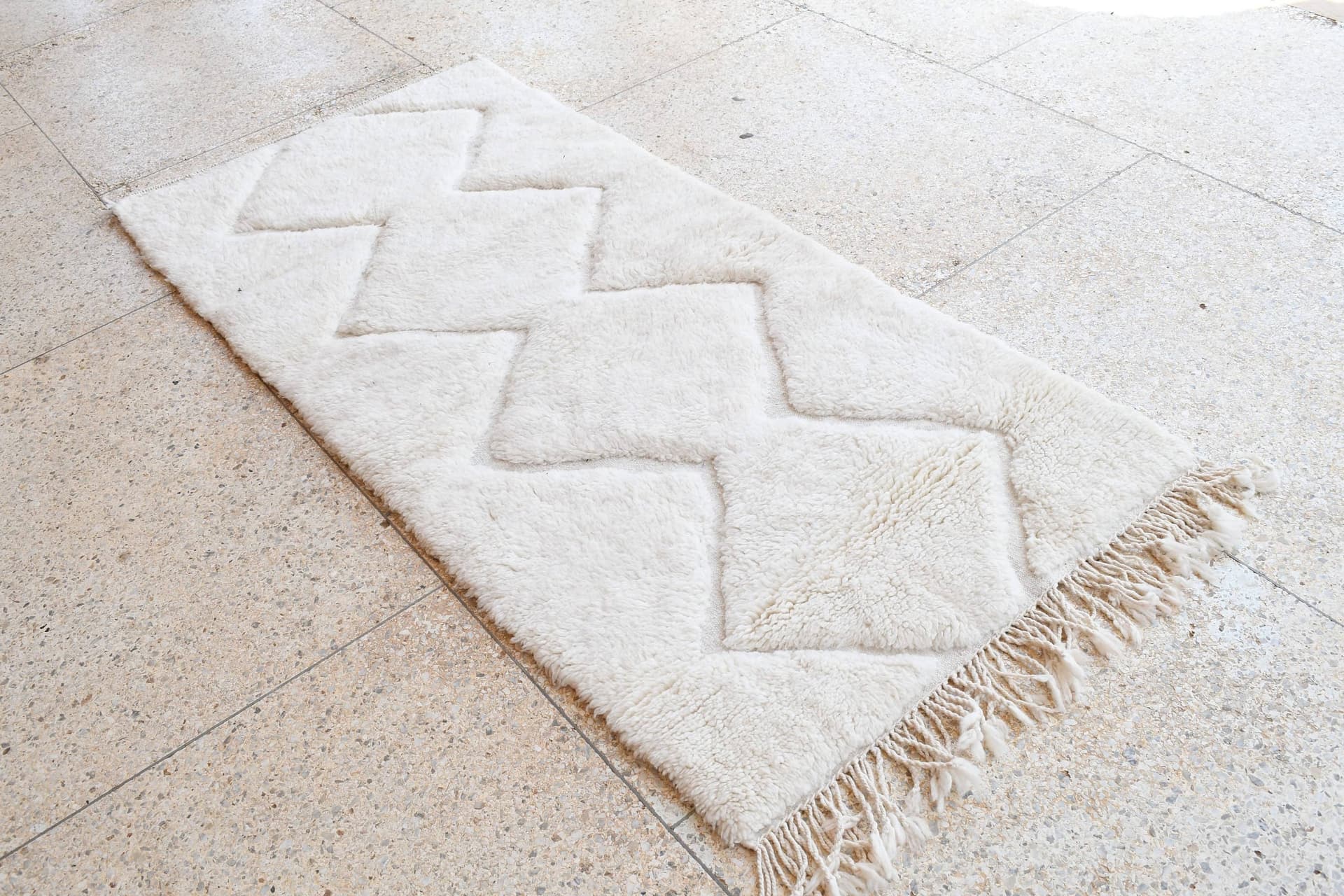 Ivory Diamond Outline Beni Ourain Rug
