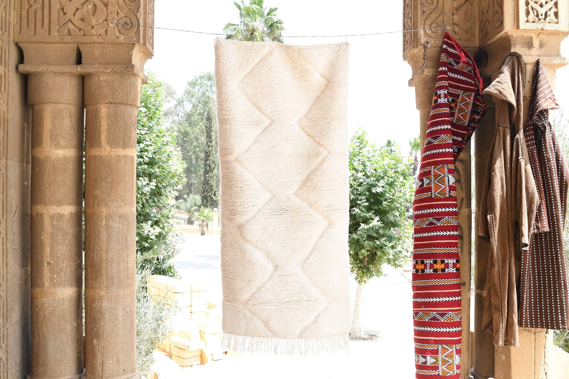 Ivory Diamond Outline Beni Ourain Rug
