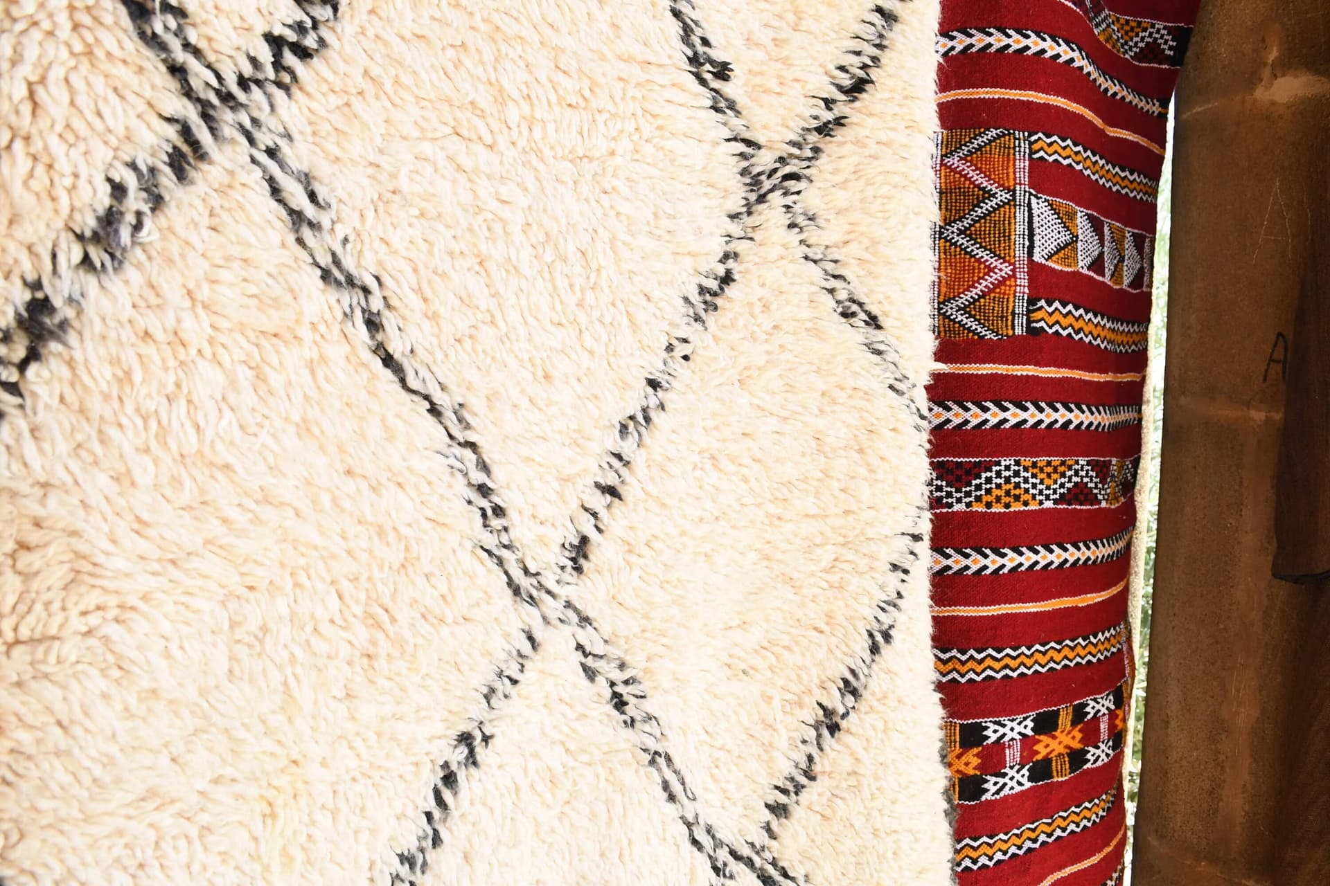 Ivory Black Diamond Fringe Rug