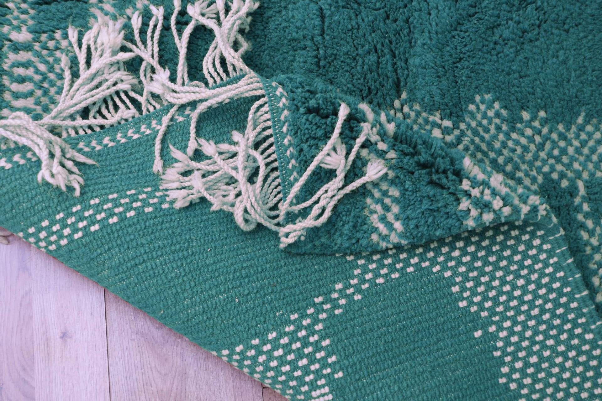 Green Framed Line Beni Mrirt Rug
