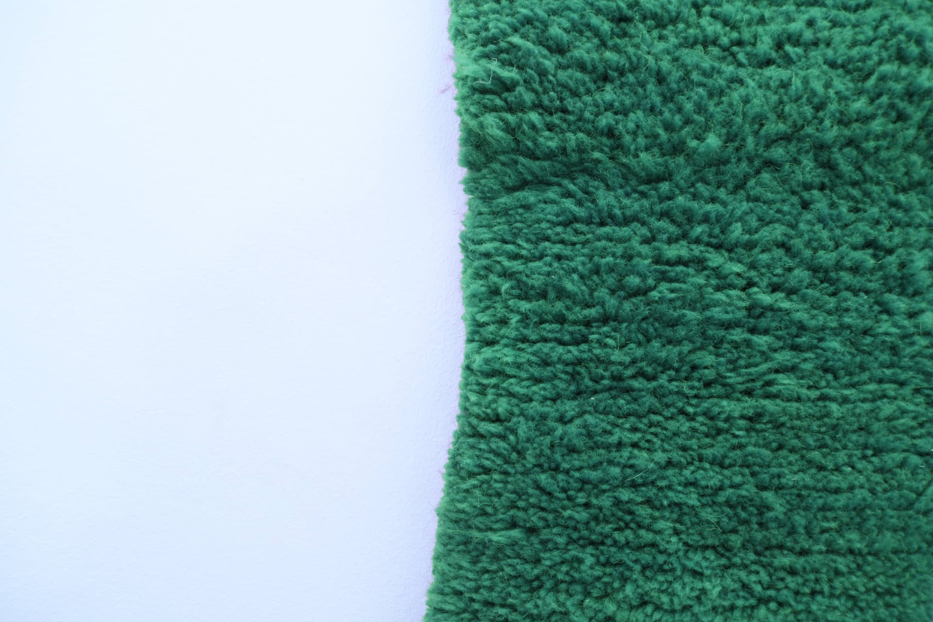 Green Wavy Line Beni Mrirt Rug