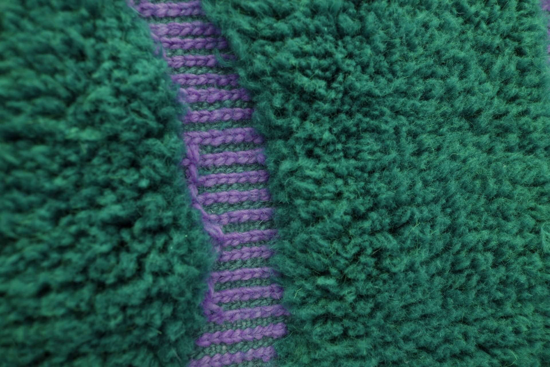 Green Wavy Line Beni Mrirt Rug