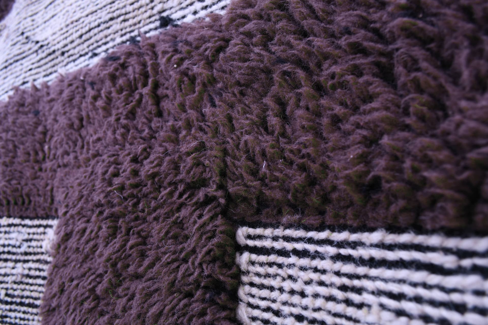 Neutral Green Abstract Beni Mrirt Rug