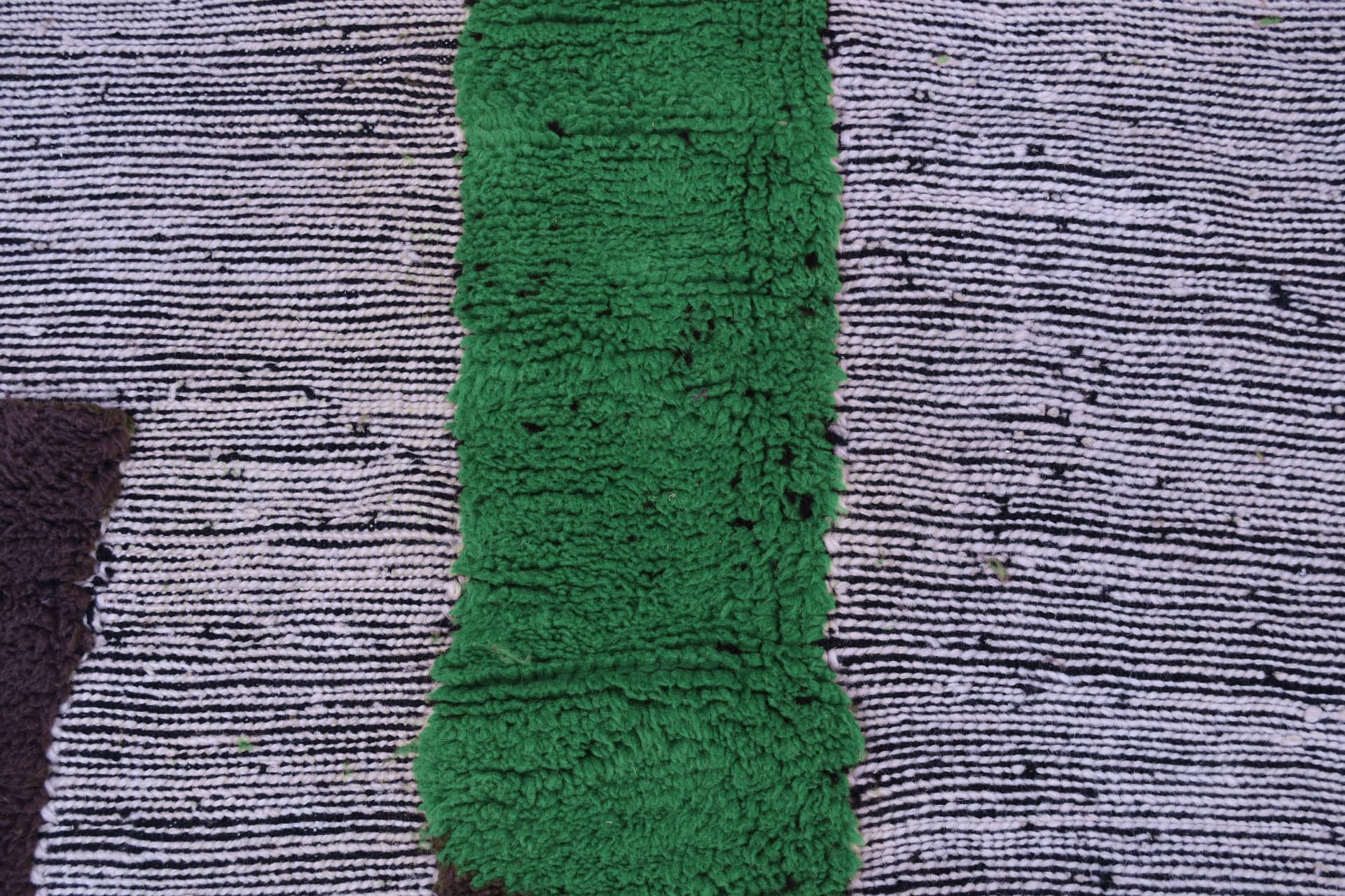 Neutral Green Abstract Beni Mrirt Rug