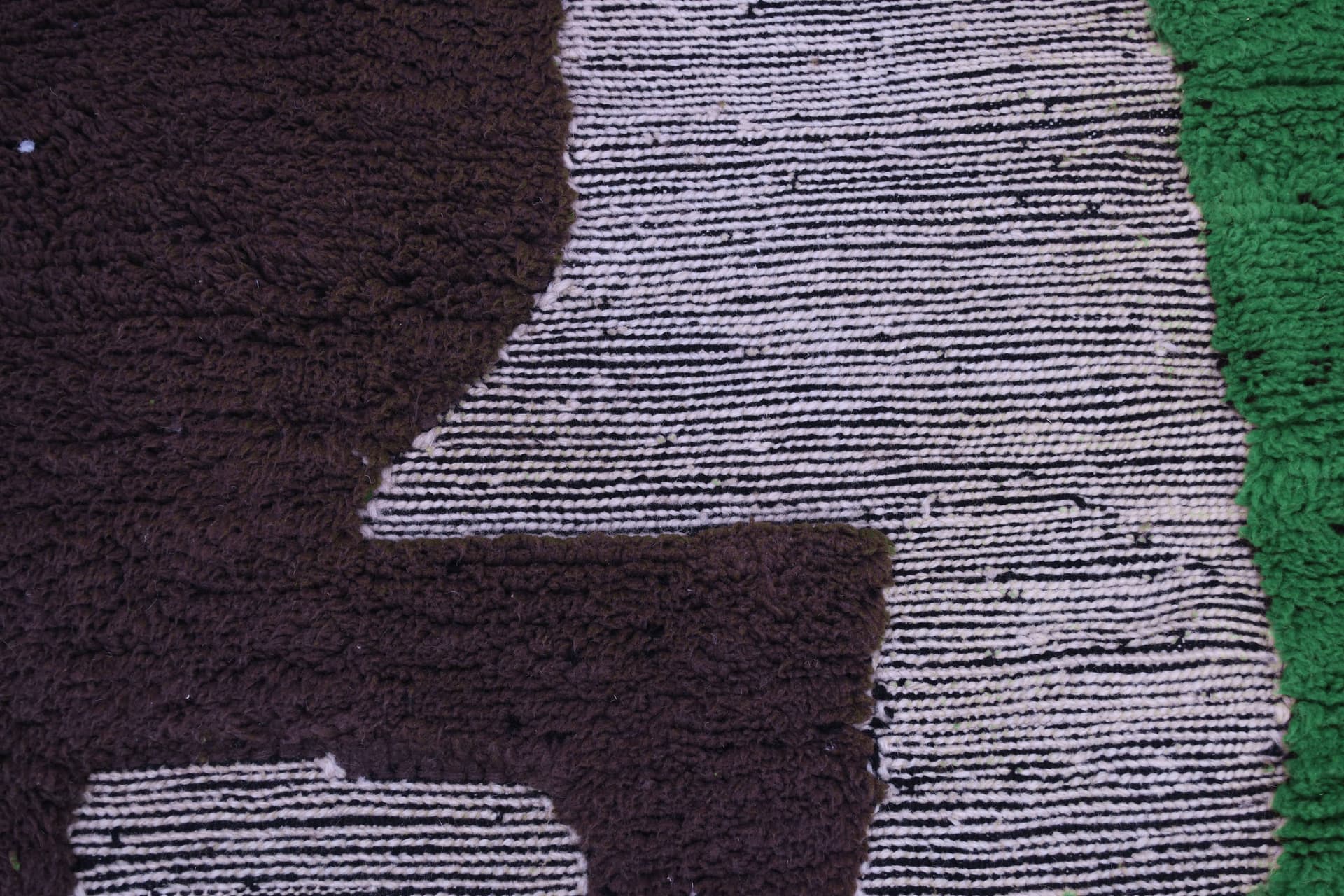 Neutral Green Abstract Beni Mrirt Rug