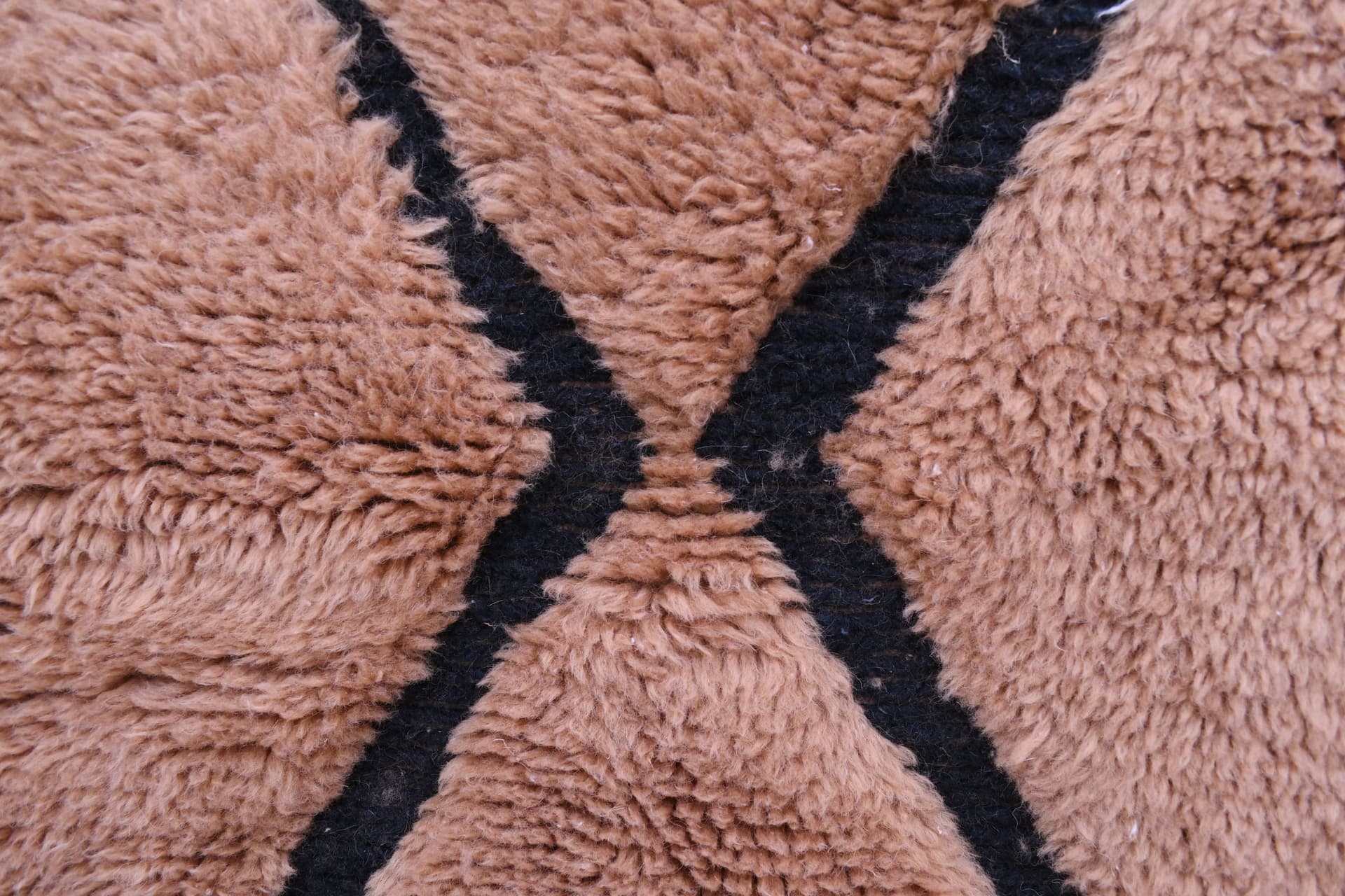 Neutral Crosshatch Beni Mrirt Rug