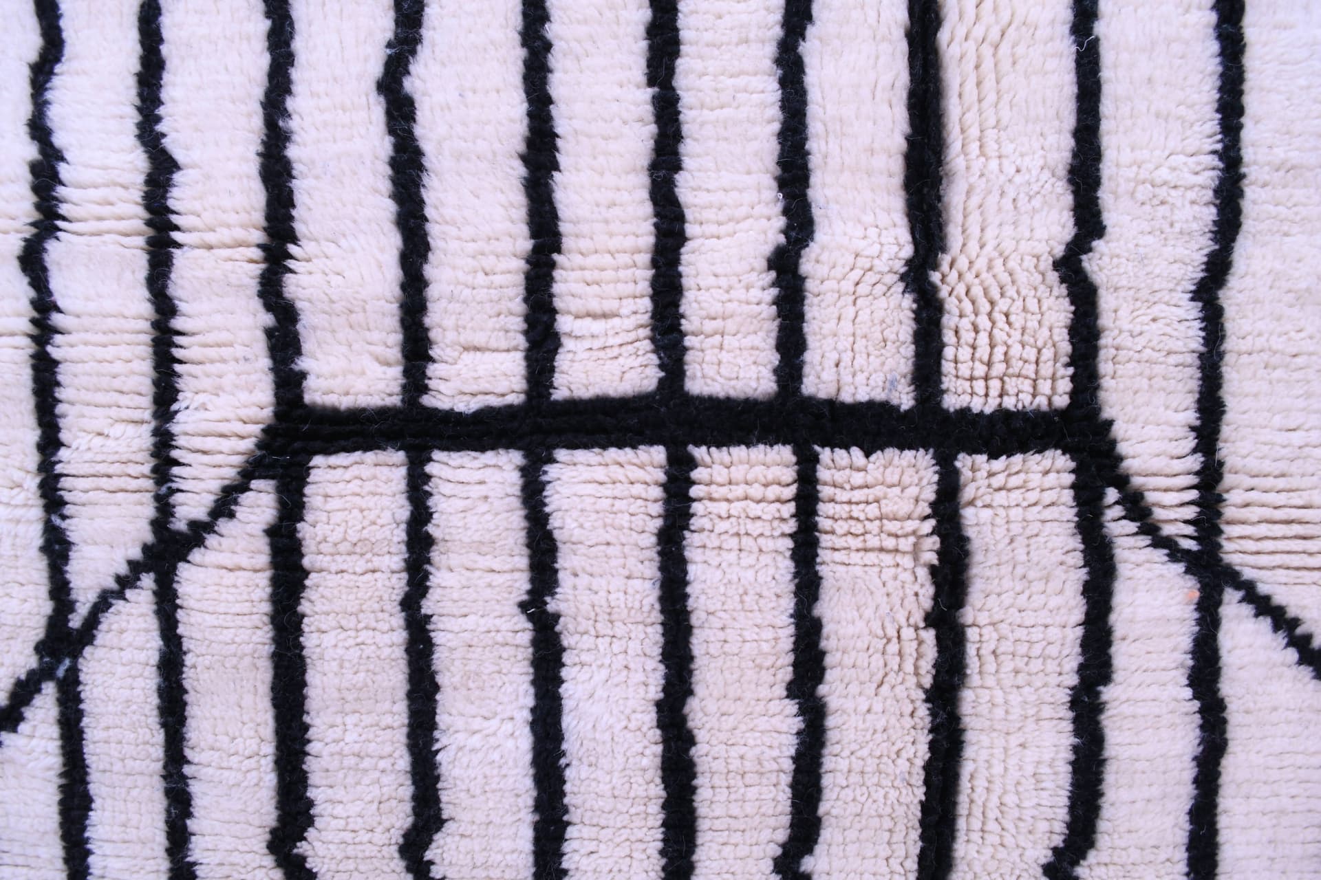 Ivory Black Abstract Rug