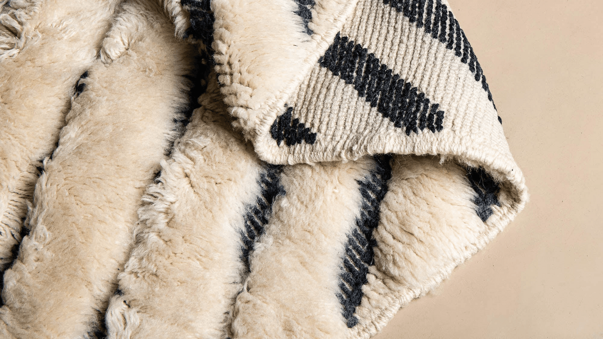 Moroccan Rug Handmade Wool - Ivory Black Modern Boho Area Rug for Living Room Bedroom - Beni Mrirt
