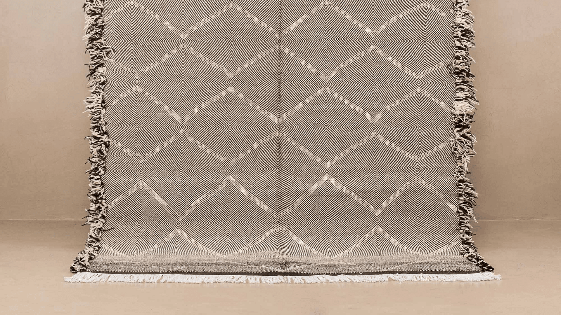 Ivory Chevron Kilim Taznakht Rug