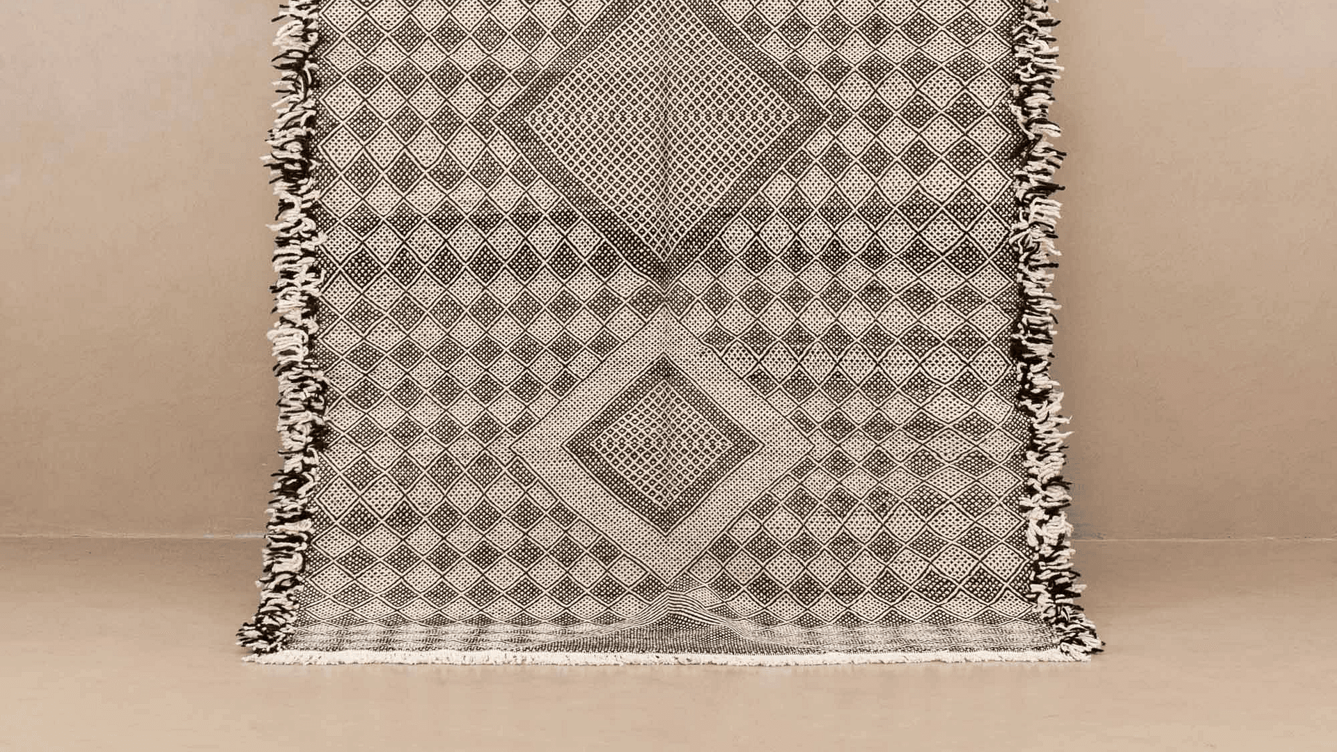 Black Diamond Kilim Taznakht Rug