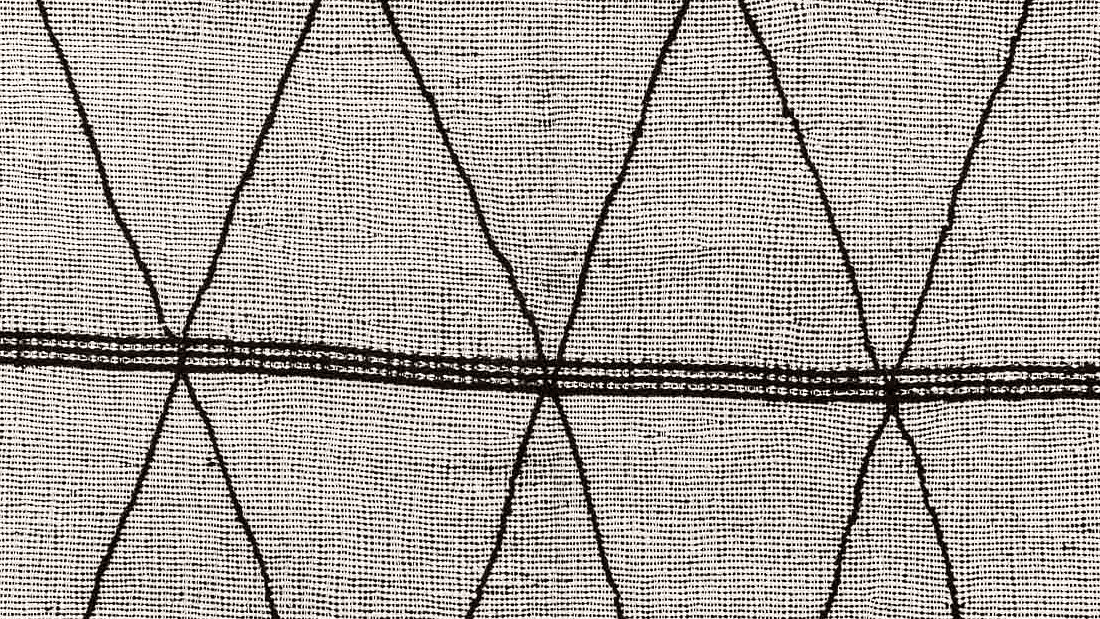 Ivory Black Diamond Lattice Rug