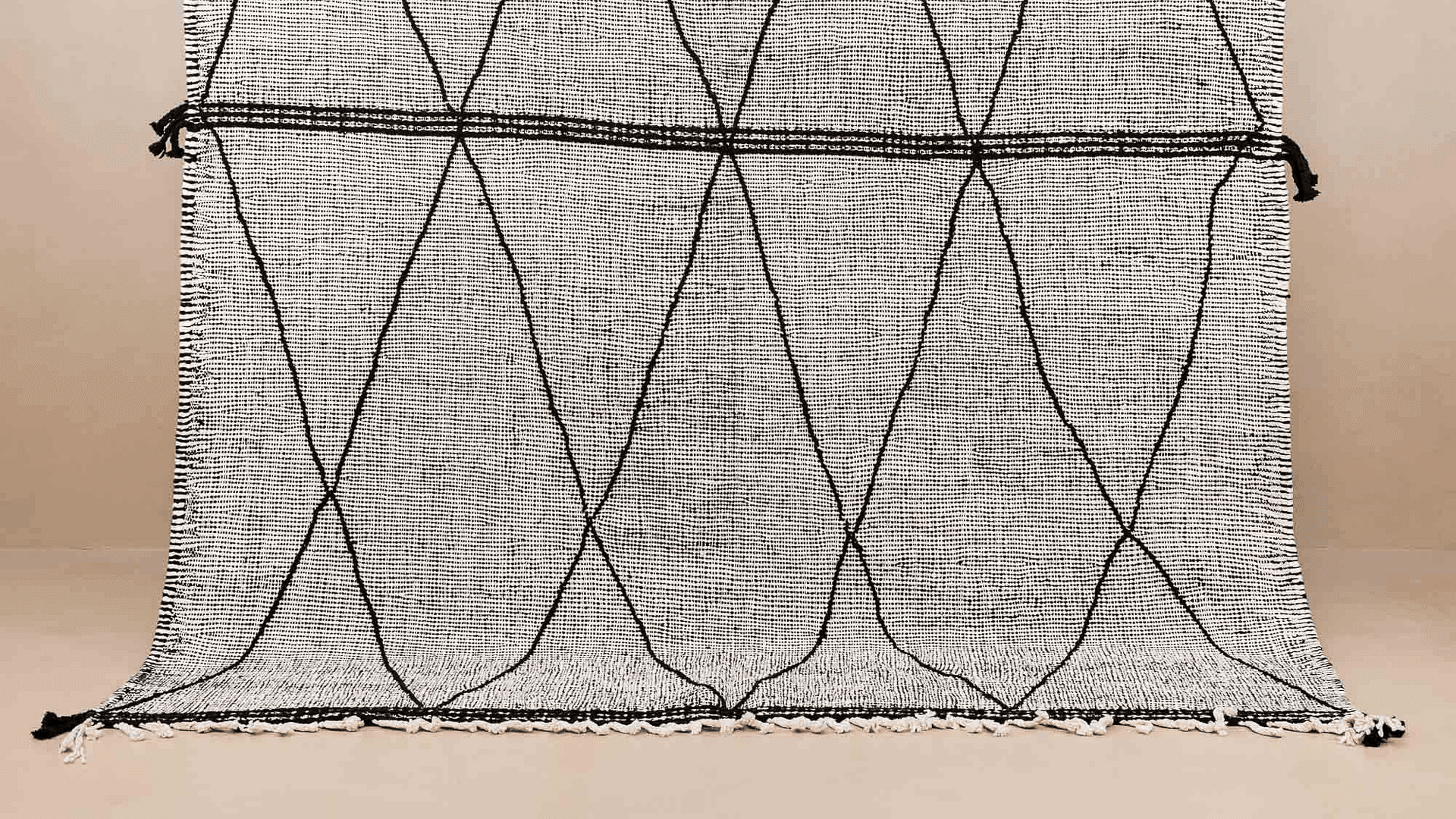 Ivory Black Diamond Lattice Rug